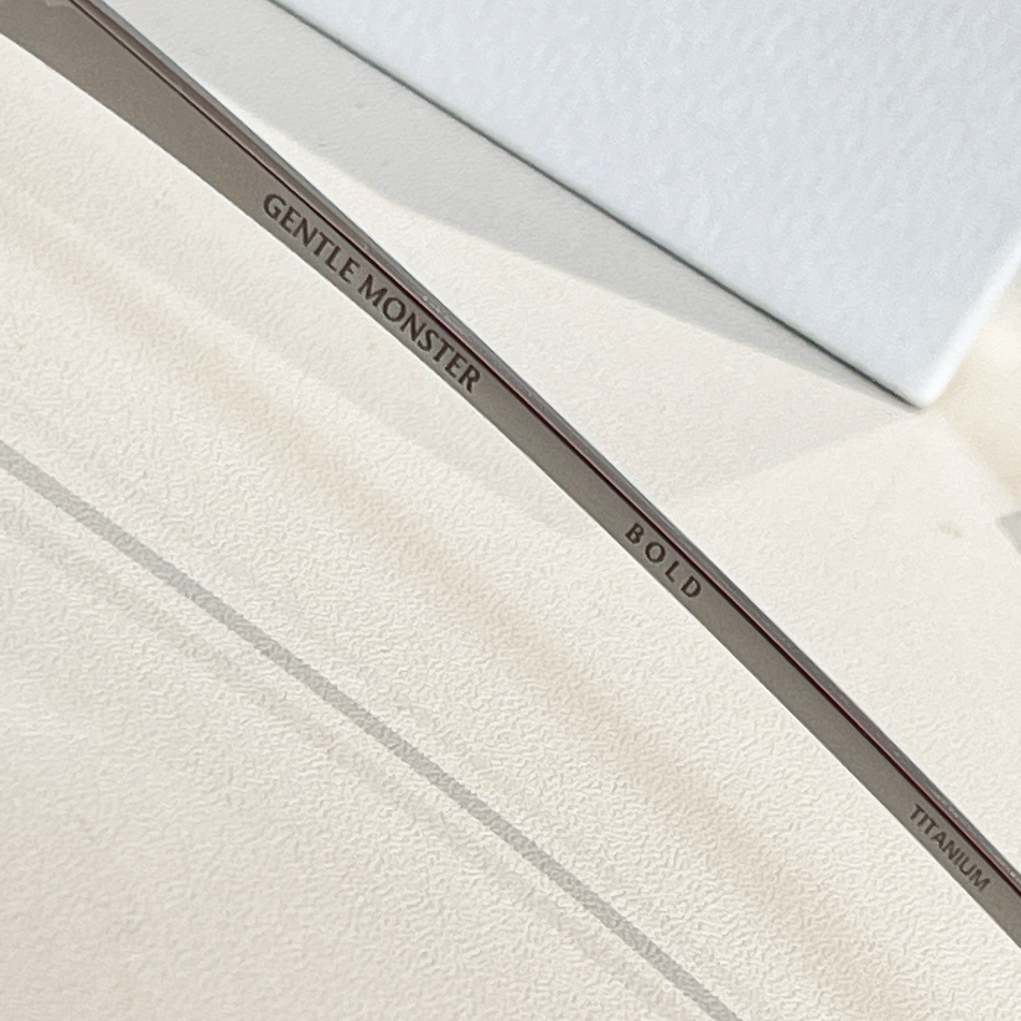 GENTLE MONSTE*🐼🐼🐼MODEL：PARANOYD🐼🐼🐼SIZE：61口16-135🐼🐼🐼高