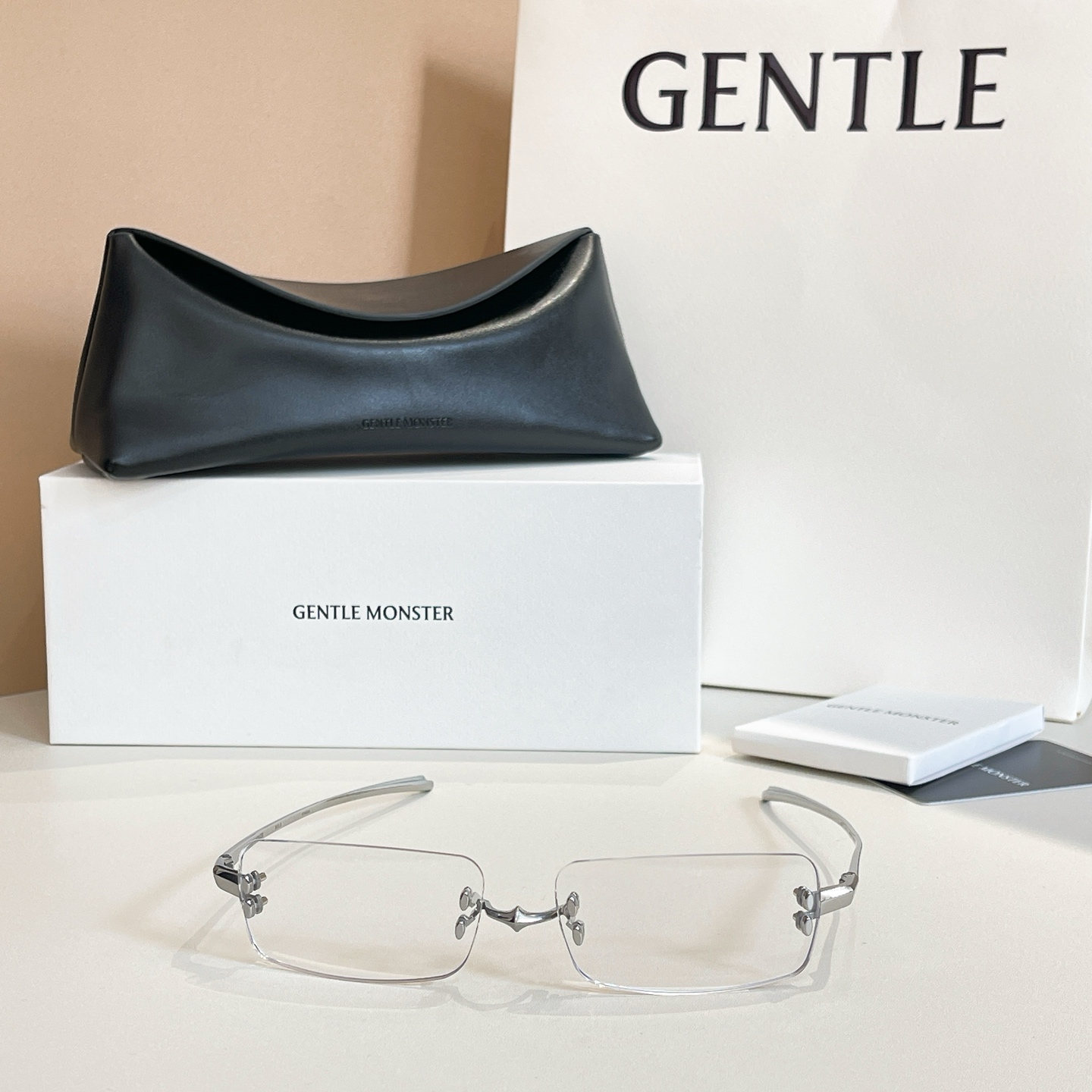 GENTLE MONSTE*🐼🐼🐼MODEL：PARANOYD🐼🐼🐼SIZE：61口16-135🐼🐼🐼高