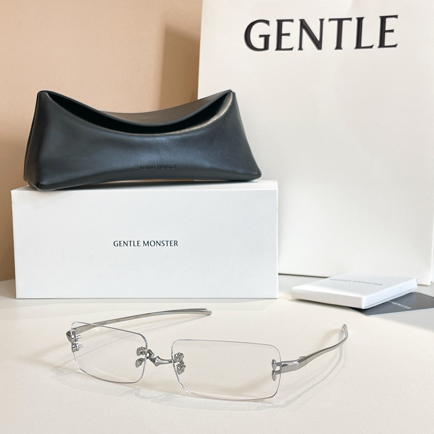 GENTLE MONSTE*🐼🐼🐼MODEL：PARANOYD🐼🐼🐼SIZE：61口16-135🐼🐼🐼高