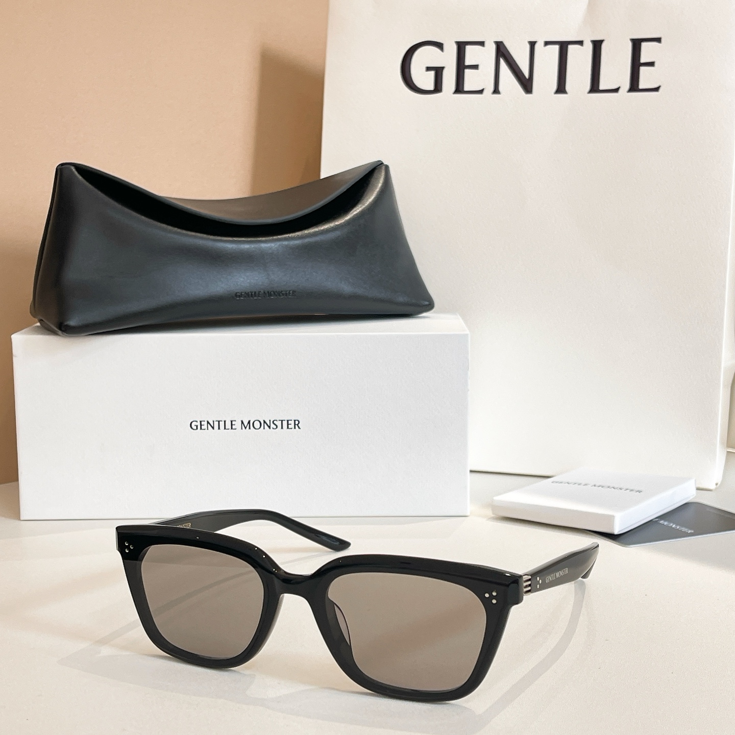 GENTLE MONSTE*🐼🐼🐼MODEL：NUMER🐼🐼🐼SIZE：64口18-146🐼🐼🐼高版本～