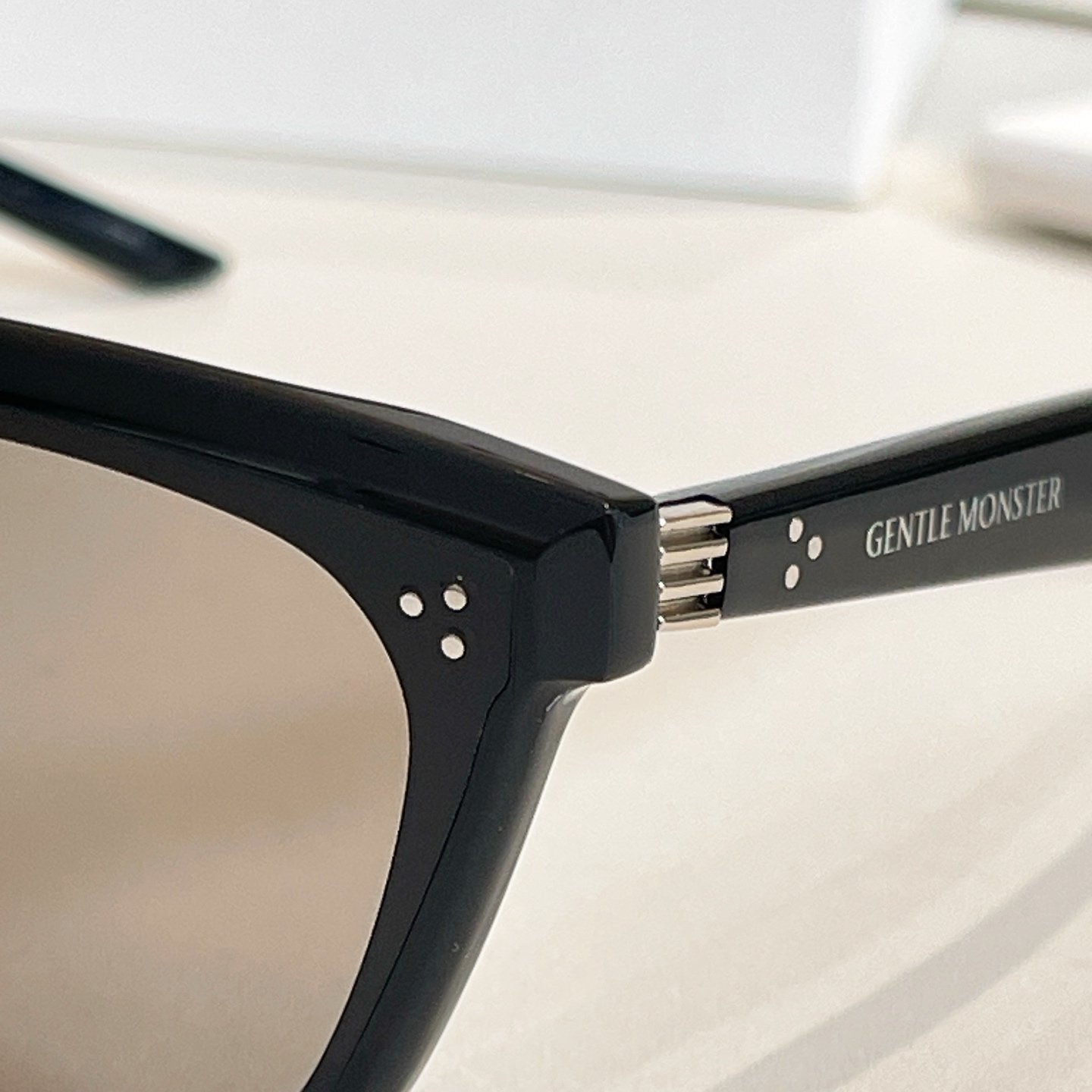 GENTLE MONSTE*🐼🐼🐼MODEL：NUMER🐼🐼🐼SIZE：64口18-146🐼🐼🐼高版本～