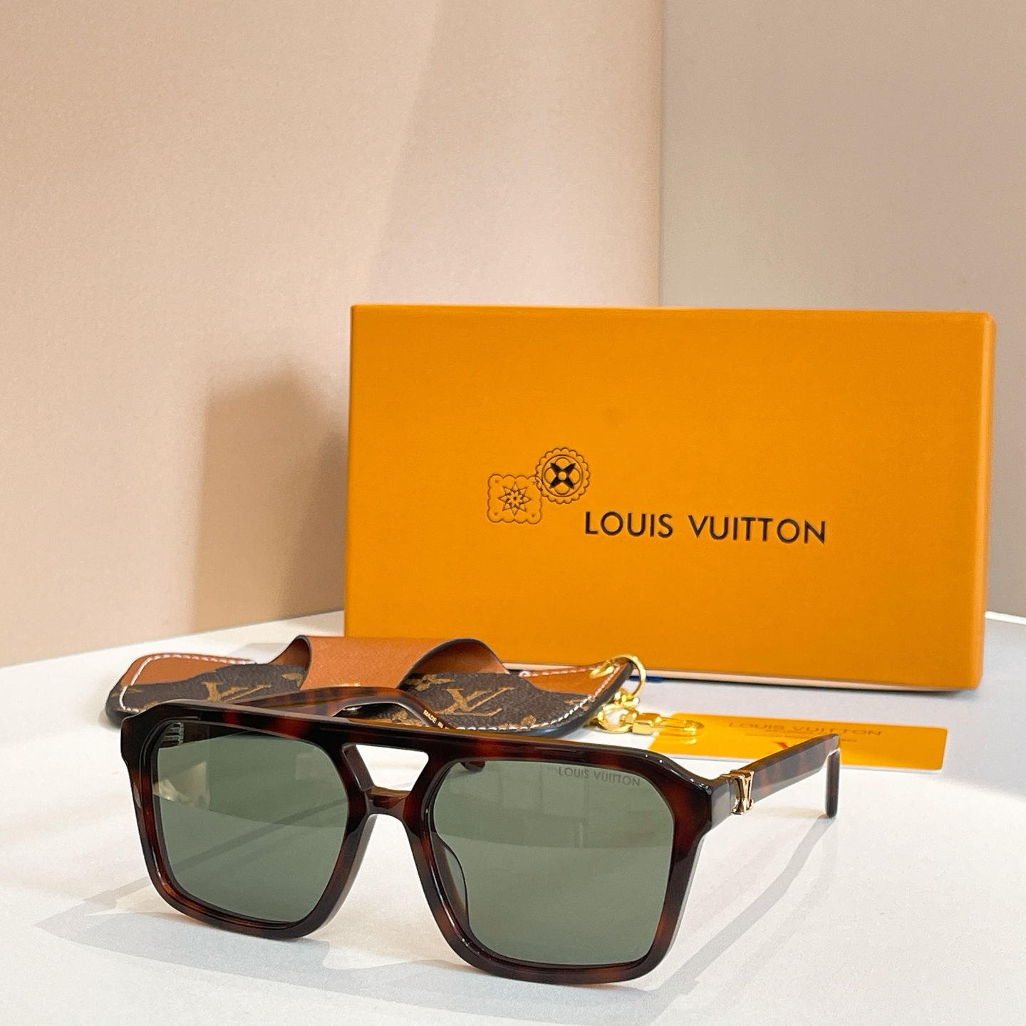 LOUIS VUITTON✨✨✨MODEL：Z3059U✨✨✨ SIZE：58口18-140✨✨