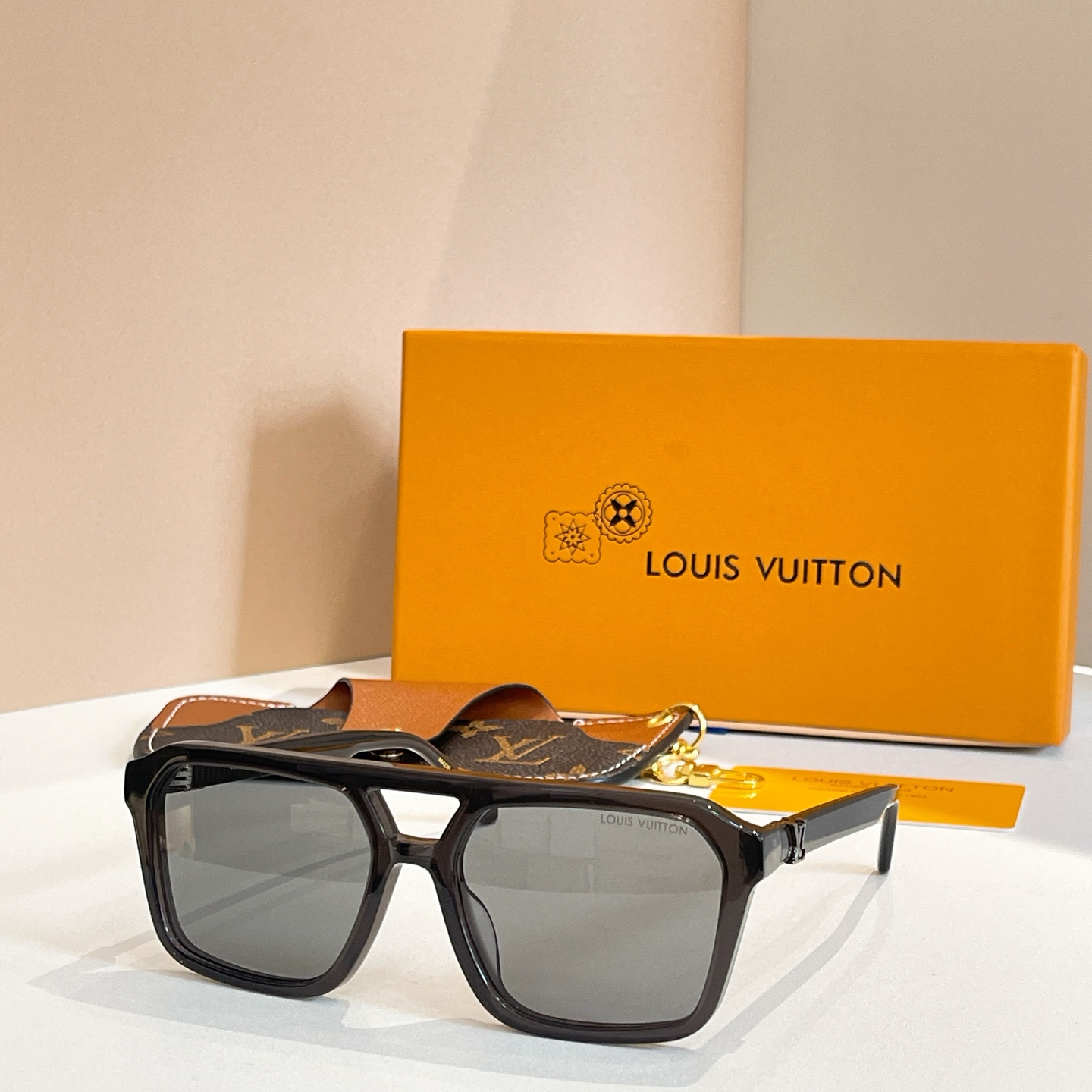 LOUIS VUITTON✨✨✨MODEL：Z3059U✨✨✨ SIZE：58口18-140✨✨