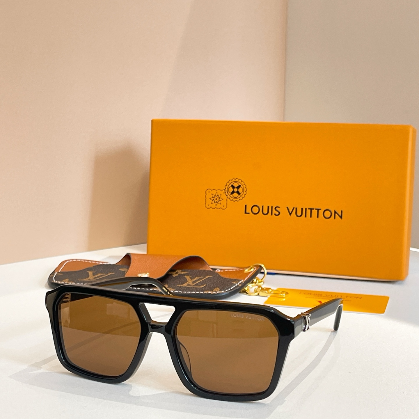 LOUIS VUITTON✨✨✨MODEL：Z3059U✨✨✨ SIZE：58口18-140✨✨