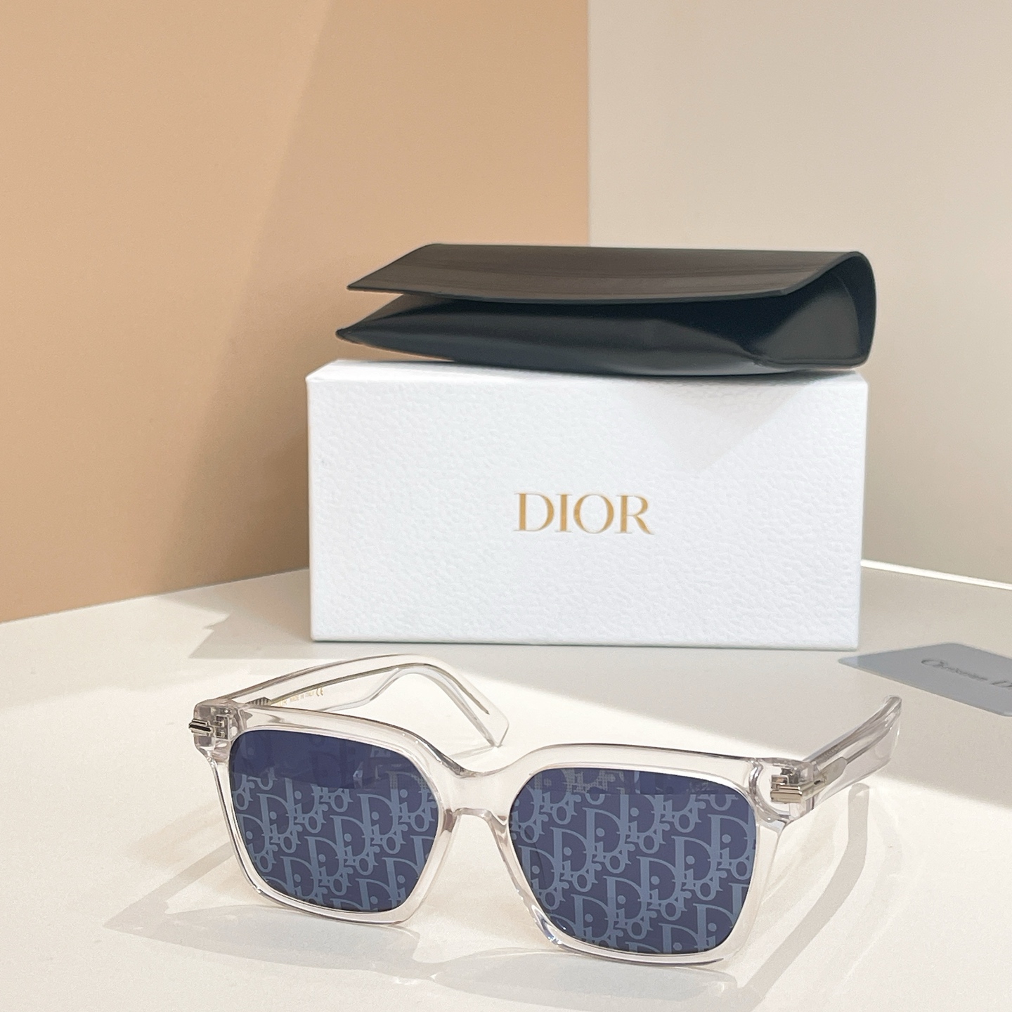 DIO* MODELO: DIORBLACKSUIT TALLA: 57口16-150