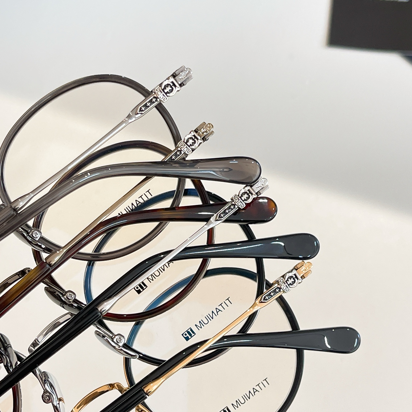 CHROME HEART*⚜️⚜️⚜️MODEL: CH5572⚜️⚜️⚜️SIZE: 47口22-14