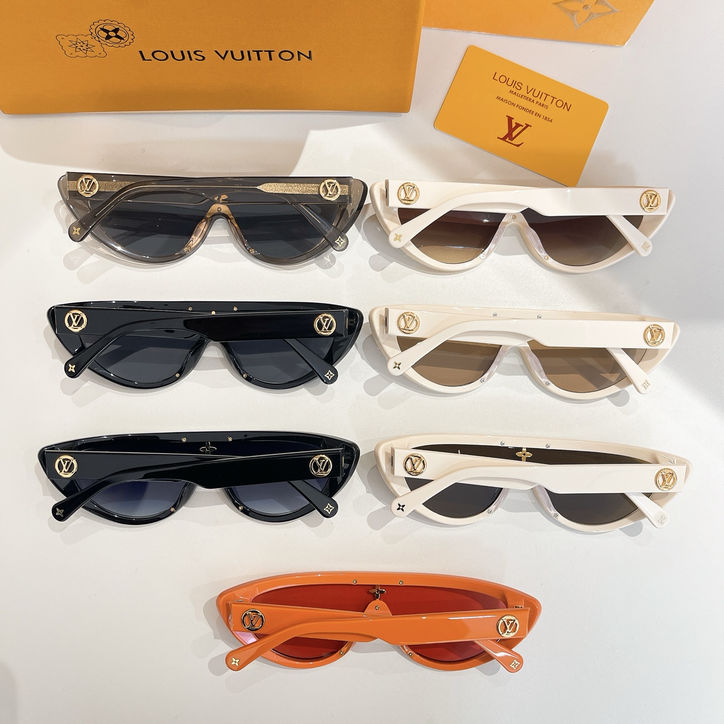 LOUIS VUITTON✨✨✨MODEL：Z2218U✨✨✨ SIZE：132口00-145✨✨