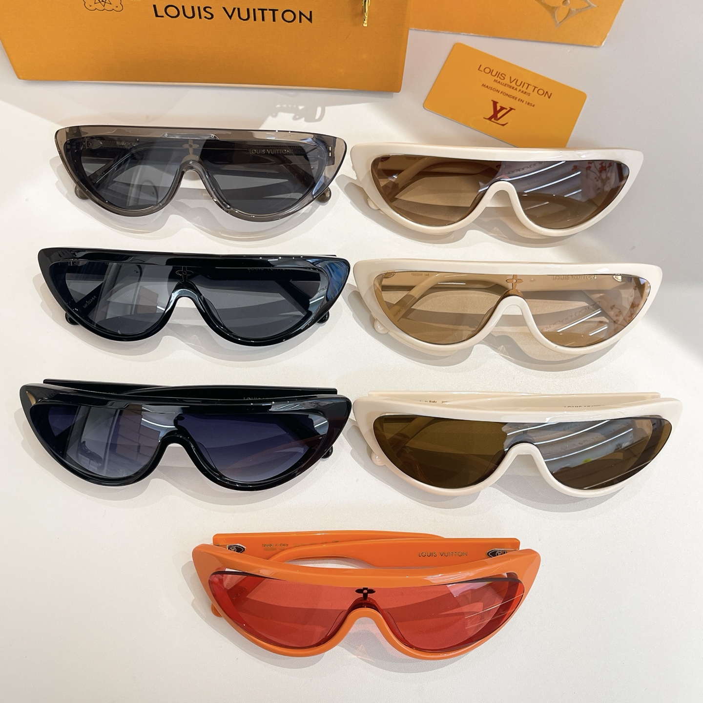 LOUIS VUITTON✨✨✨MODEL：Z2218U✨✨✨ SIZE：132口00-145✨✨