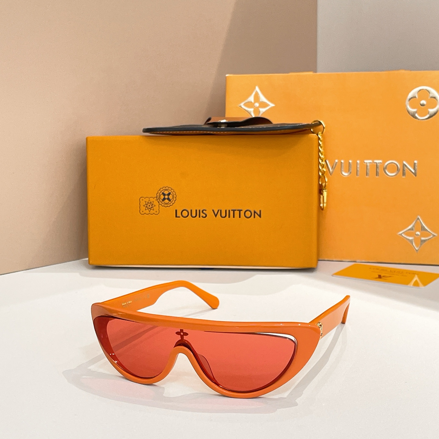 LOUIS VUITTON✨✨✨MODEL：Z2218U✨✨✨ SIZE：132口00-145✨✨