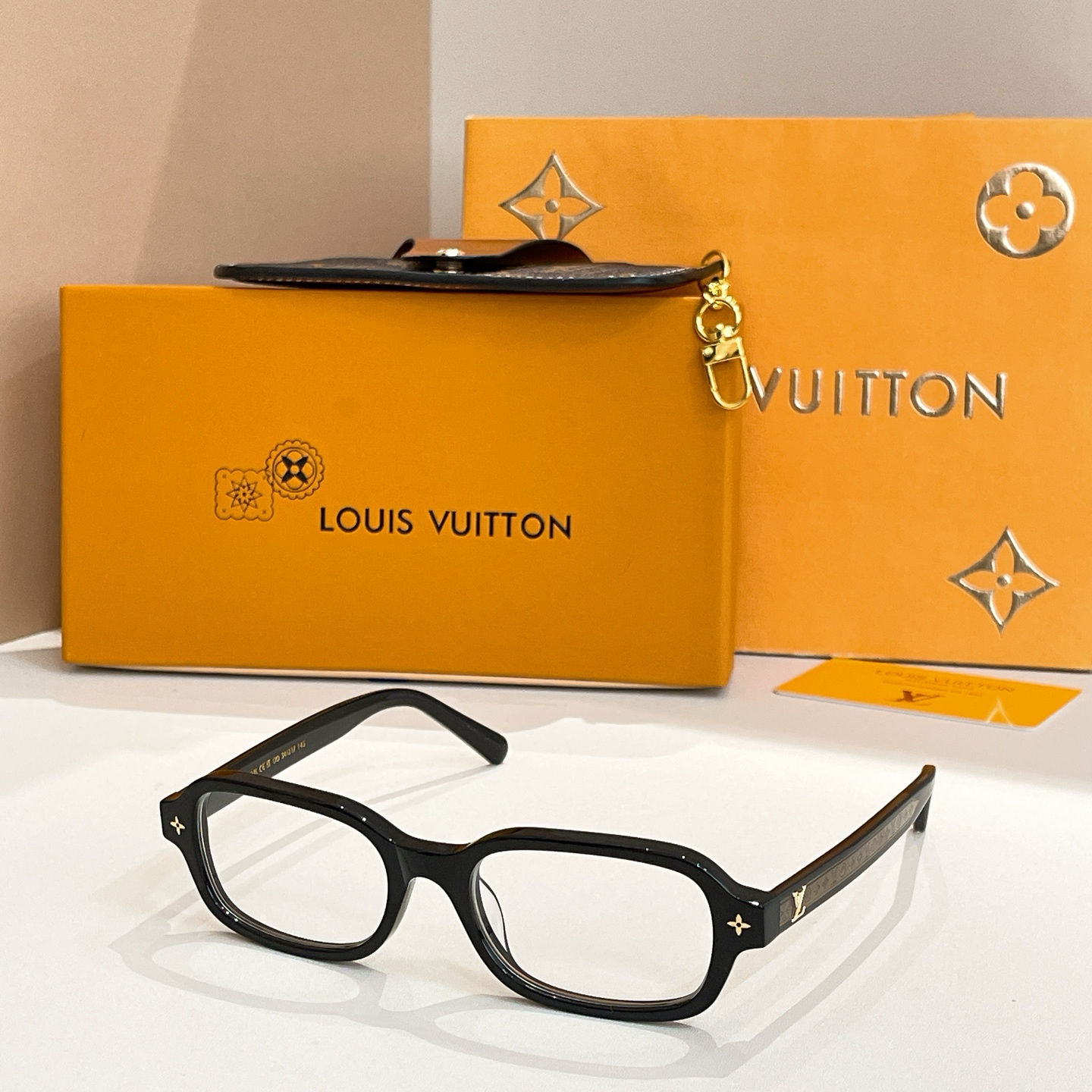 LOUIS VUITTON✨✨✨MODEL：Z3045U✨✨✨ SIZE：54口17-145✨✨