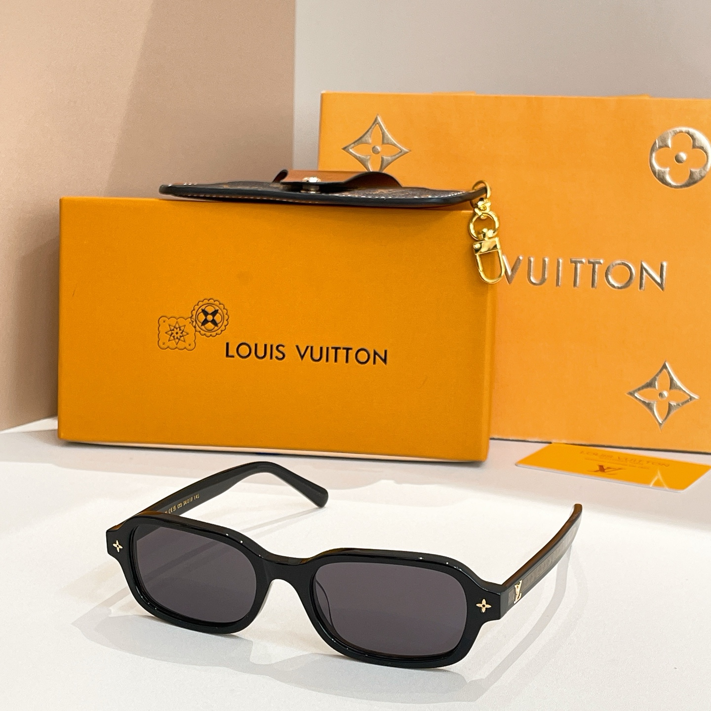 LOUIS VUITTON✨✨✨MODEL：Z3045U✨✨✨ SIZE：54口17-145✨✨