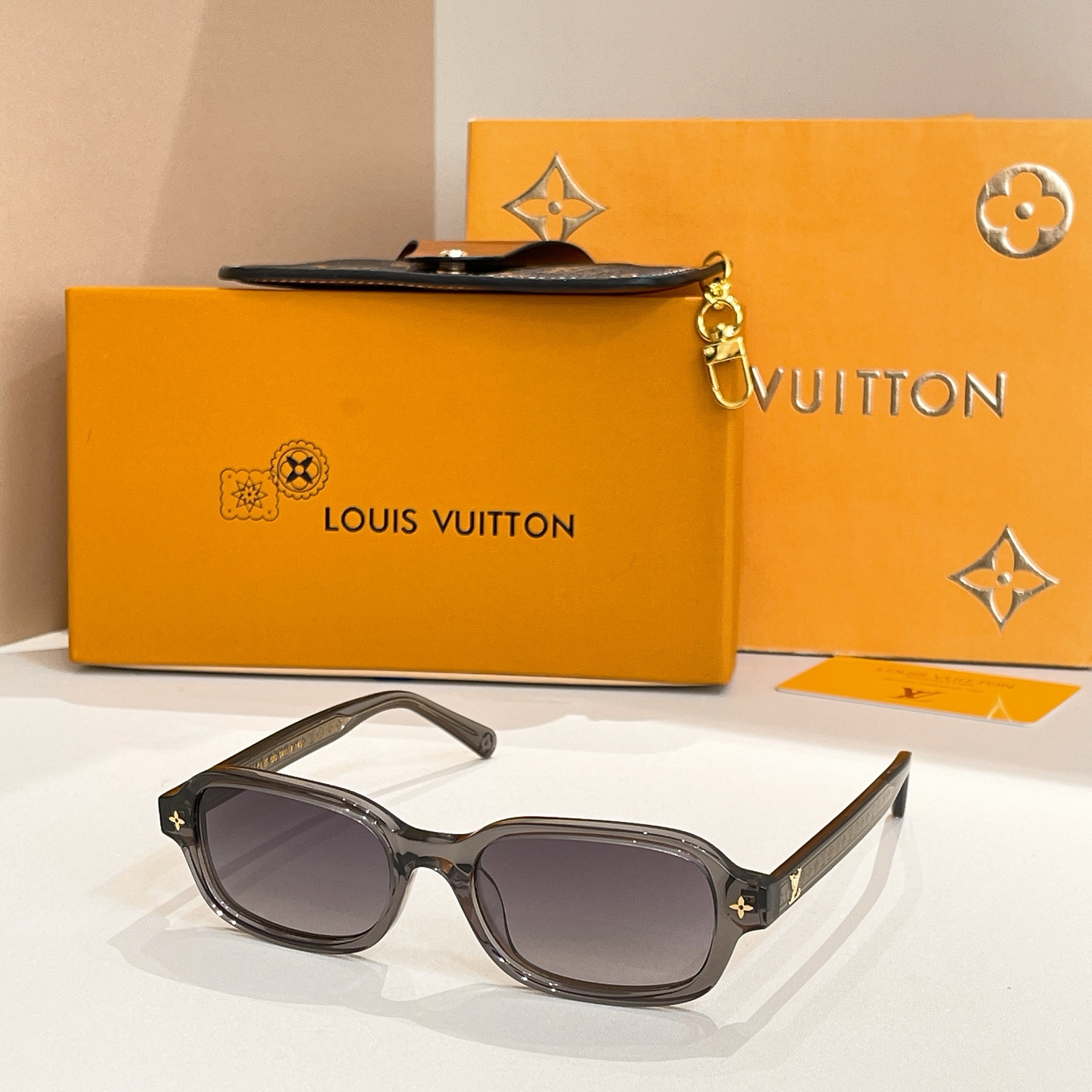LOUIS VUITTON✨✨✨MODEL：Z3045U✨✨✨ SIZE：54口17-145✨✨