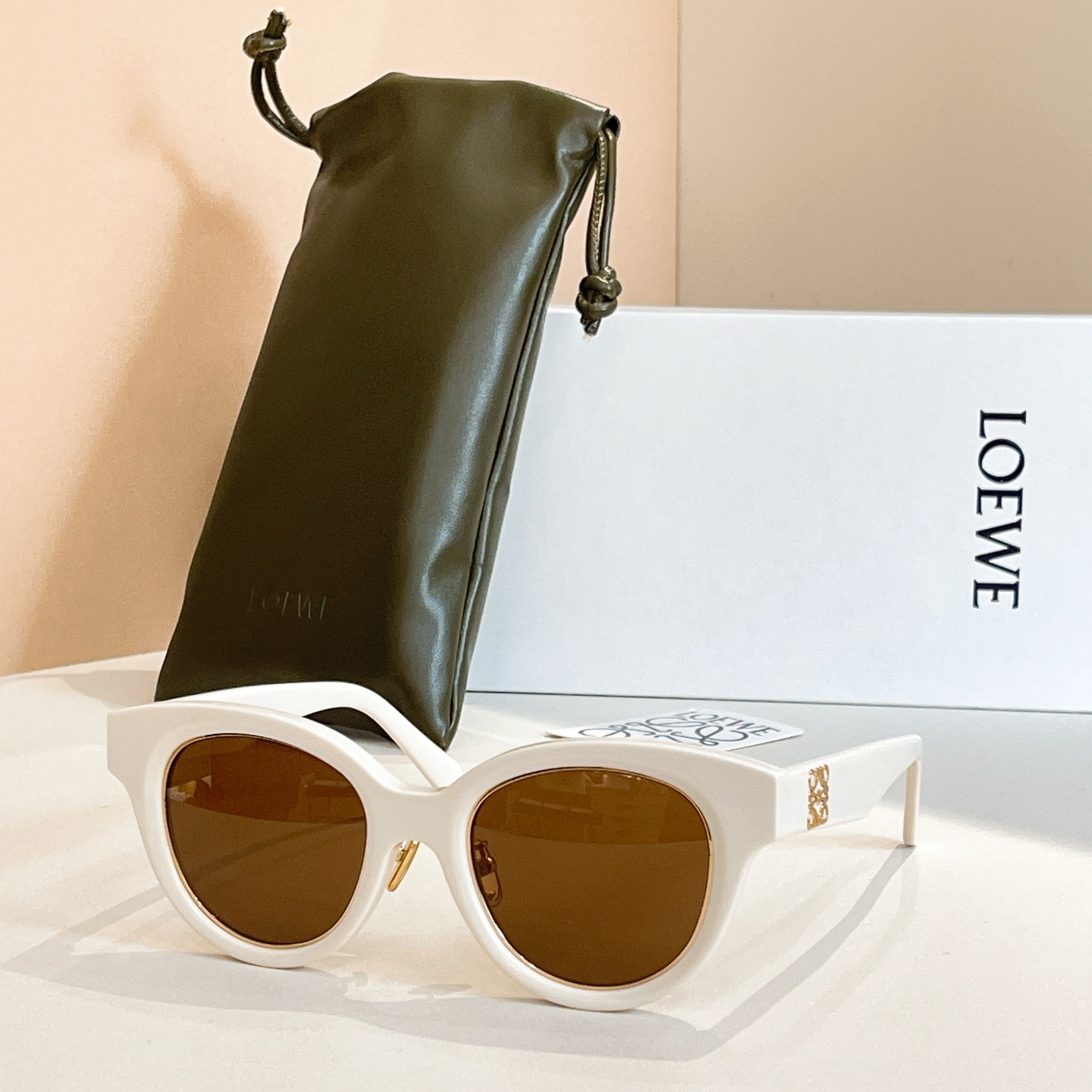 LOEWE 太阳镜 板材 猫眼