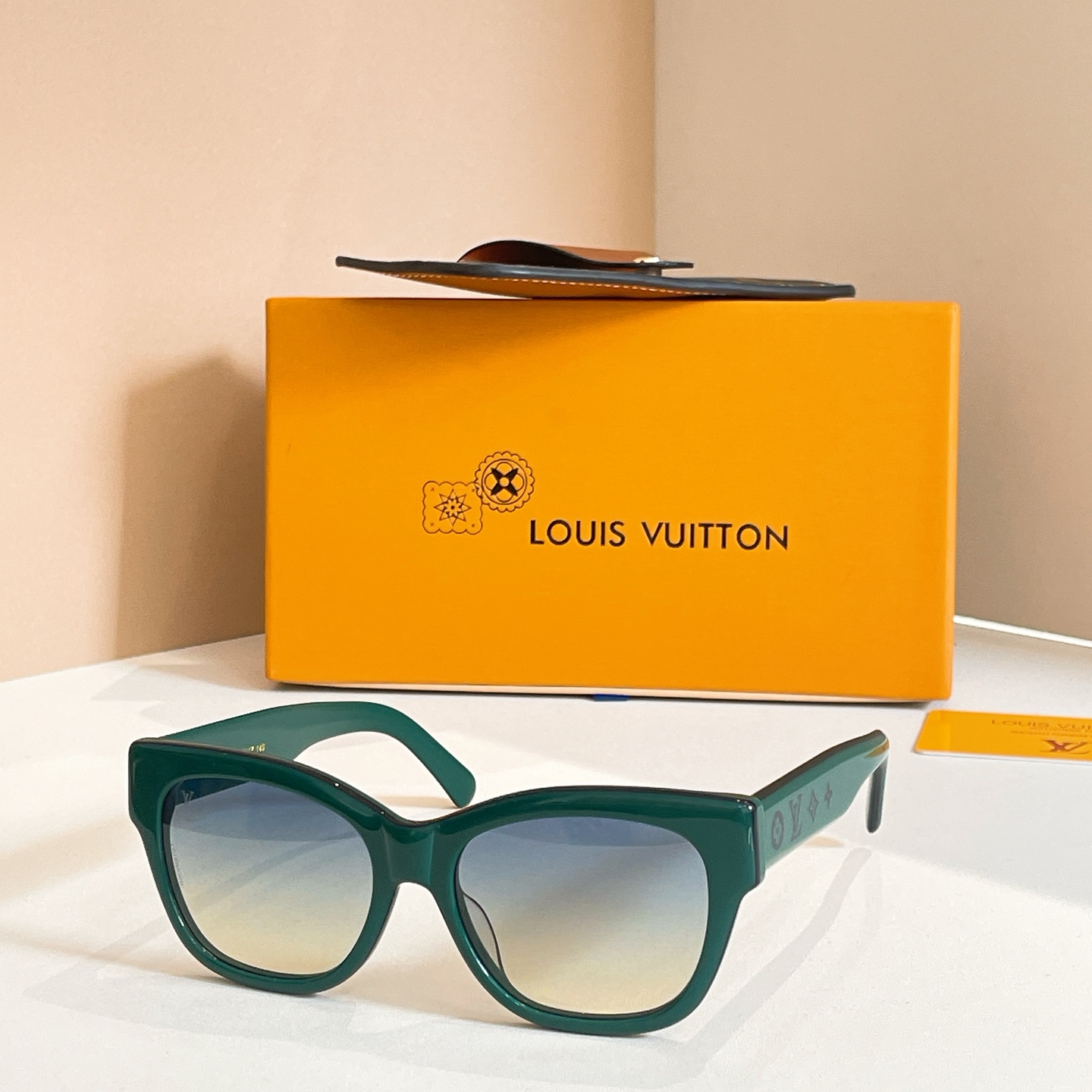 LOUIS VUITTON✨✨✨MODEL：Z2645U✨✨✨ SIZE：55口17-145✨✨