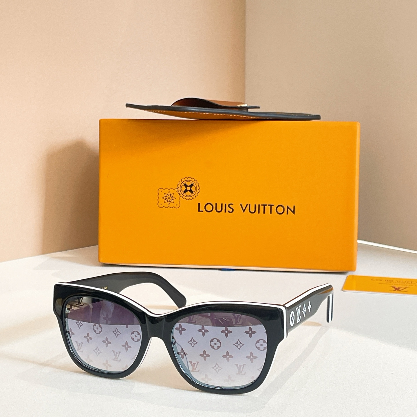 LOUIS VUITTON✨✨✨MODEL：Z2645U✨✨✨ SIZE：55口17-145✨✨