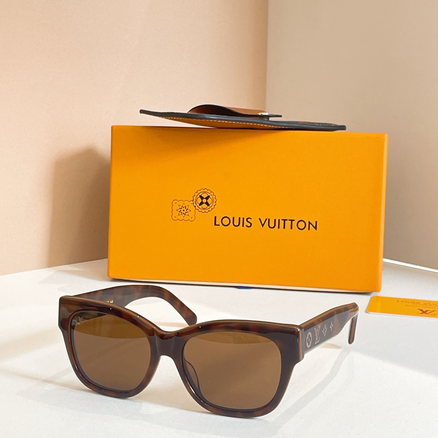 LOUIS VUITTON✨✨✨MODEL：Z2645U✨✨✨ SIZE：55口17-145✨✨