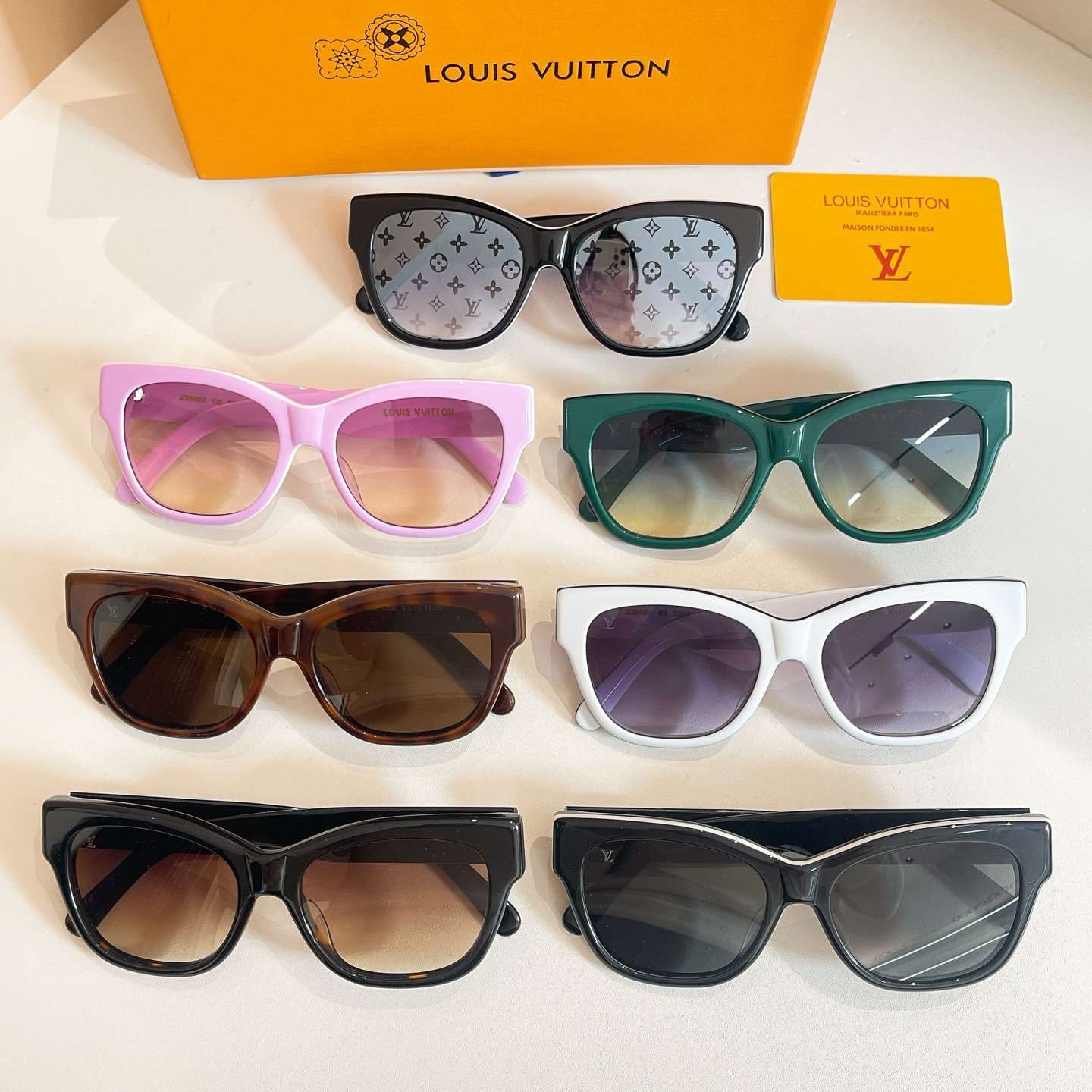 LOUIS VUITTON✨✨✨MODEL：Z2645U✨✨✨ SIZE：55口17-145✨✨