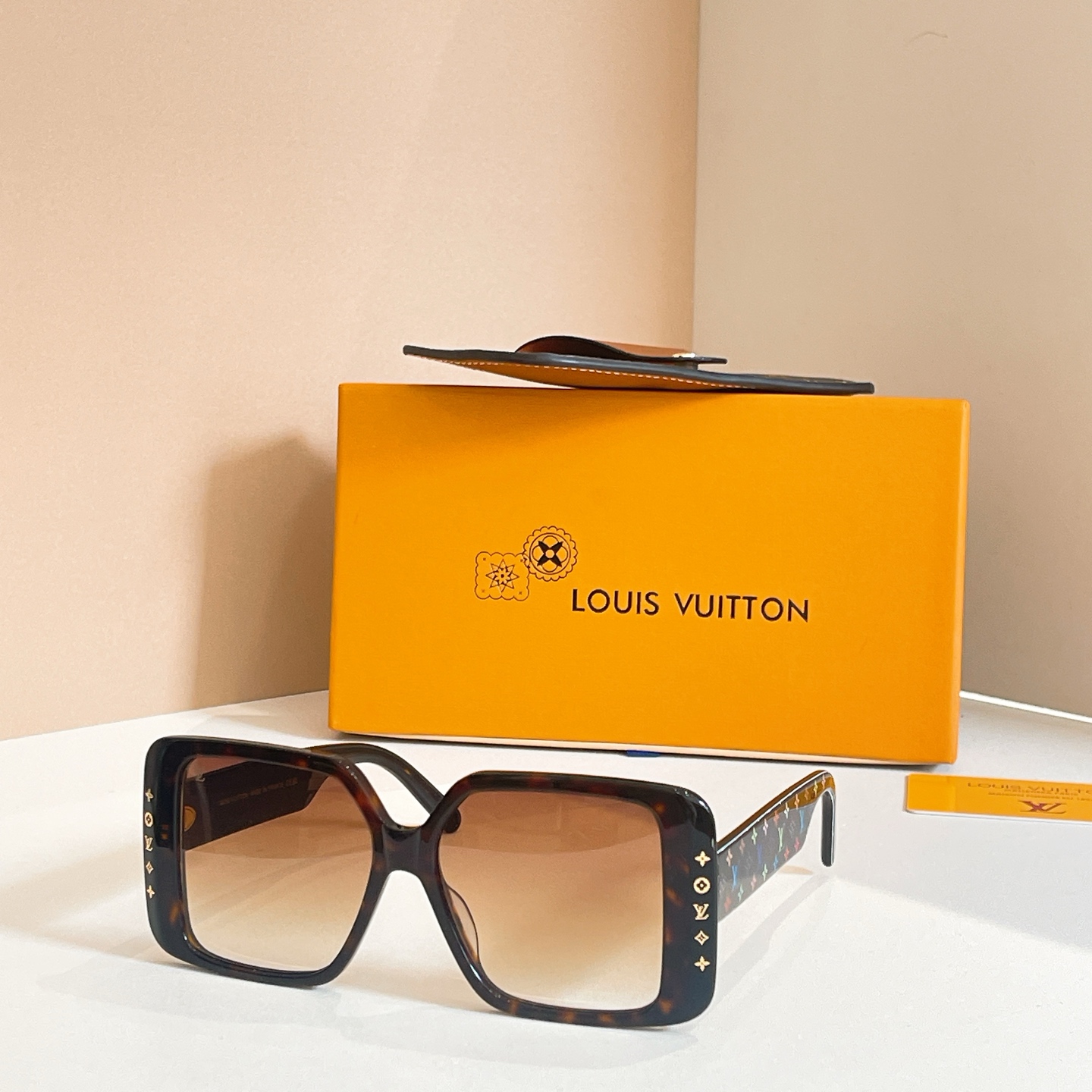 LOUIS VUITTON✨✨✨MODEL：Z2095W✨✨✨ SIZE：56口15-145✨✨