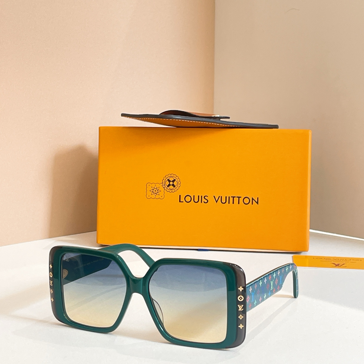 LOUIS VUITTON✨✨✨MODEL：Z2095W✨✨✨ SIZE：56口15-145✨✨