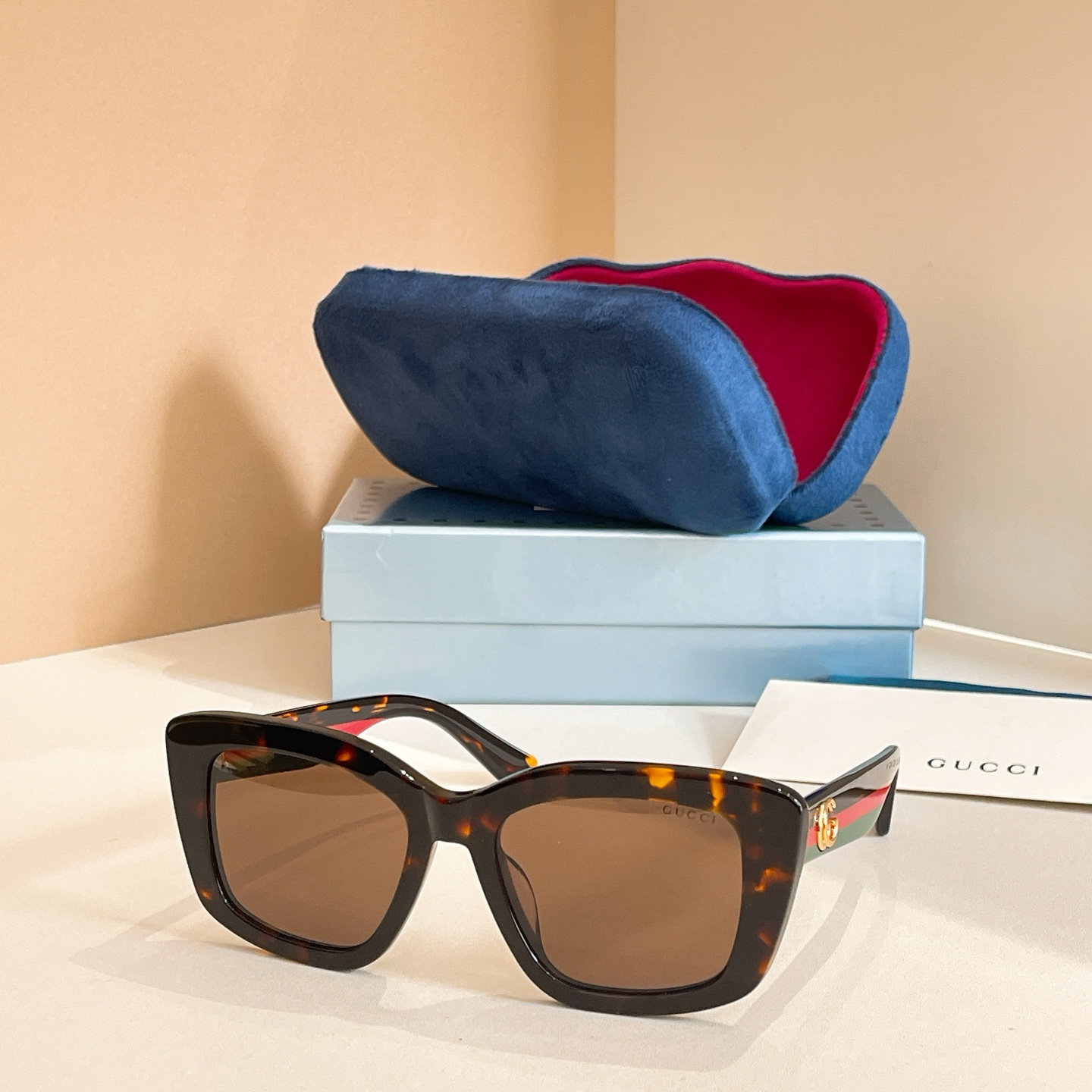 GUCC*🐝🐝🐝MODEL：GG1556S🐝🐝🐝SIZE：53口19-145🐝🐝🐝