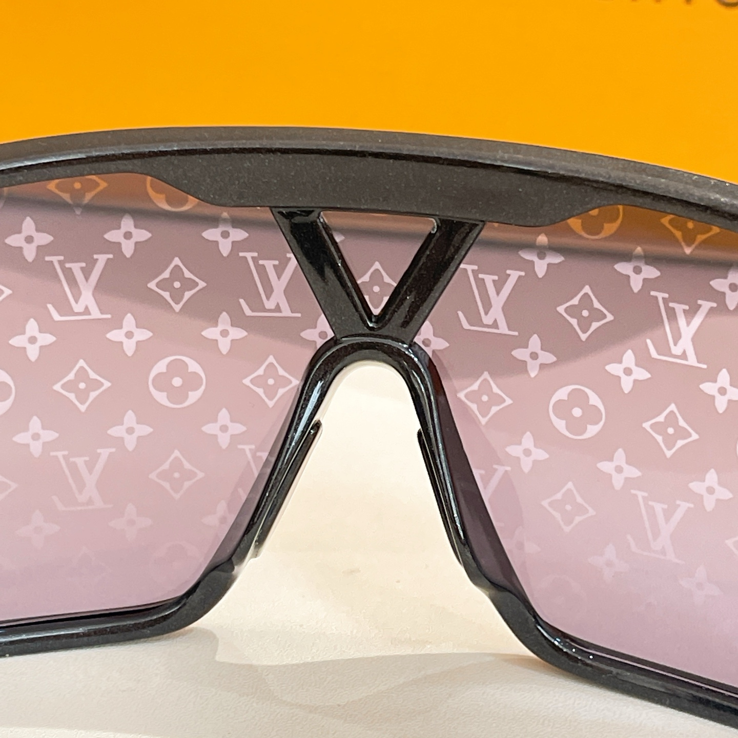 LOUIS VUITTON✨✨✨MODEL：Z3103U✨✨✨ SIZE：135口00-140✨✨