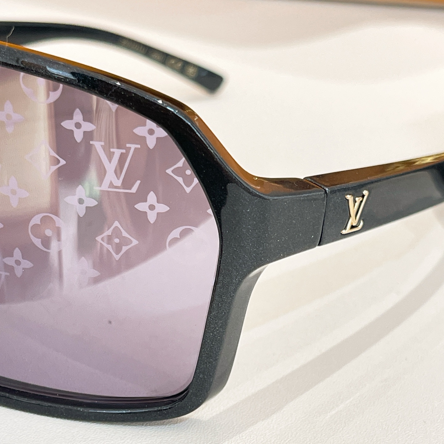 LOUIS VUITTON✨✨✨MODEL：Z3103U✨✨✨ SIZE：135口00-140✨✨