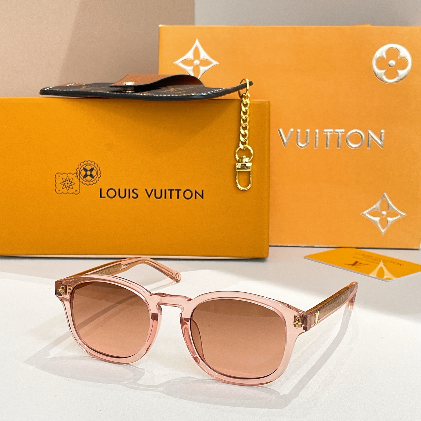 LOUIS VUITTON✨✨✨MODEL：Z2810W✨✨✨ SIZE：53口23-145✨✨