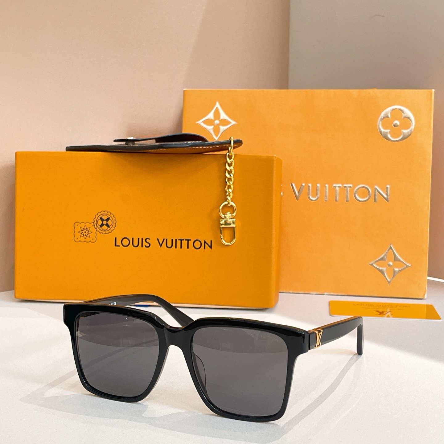 LOUIS VUITTON✨✨✨MODEL：Z2886U✨✨✨ SIZE：53口20-145✨✨