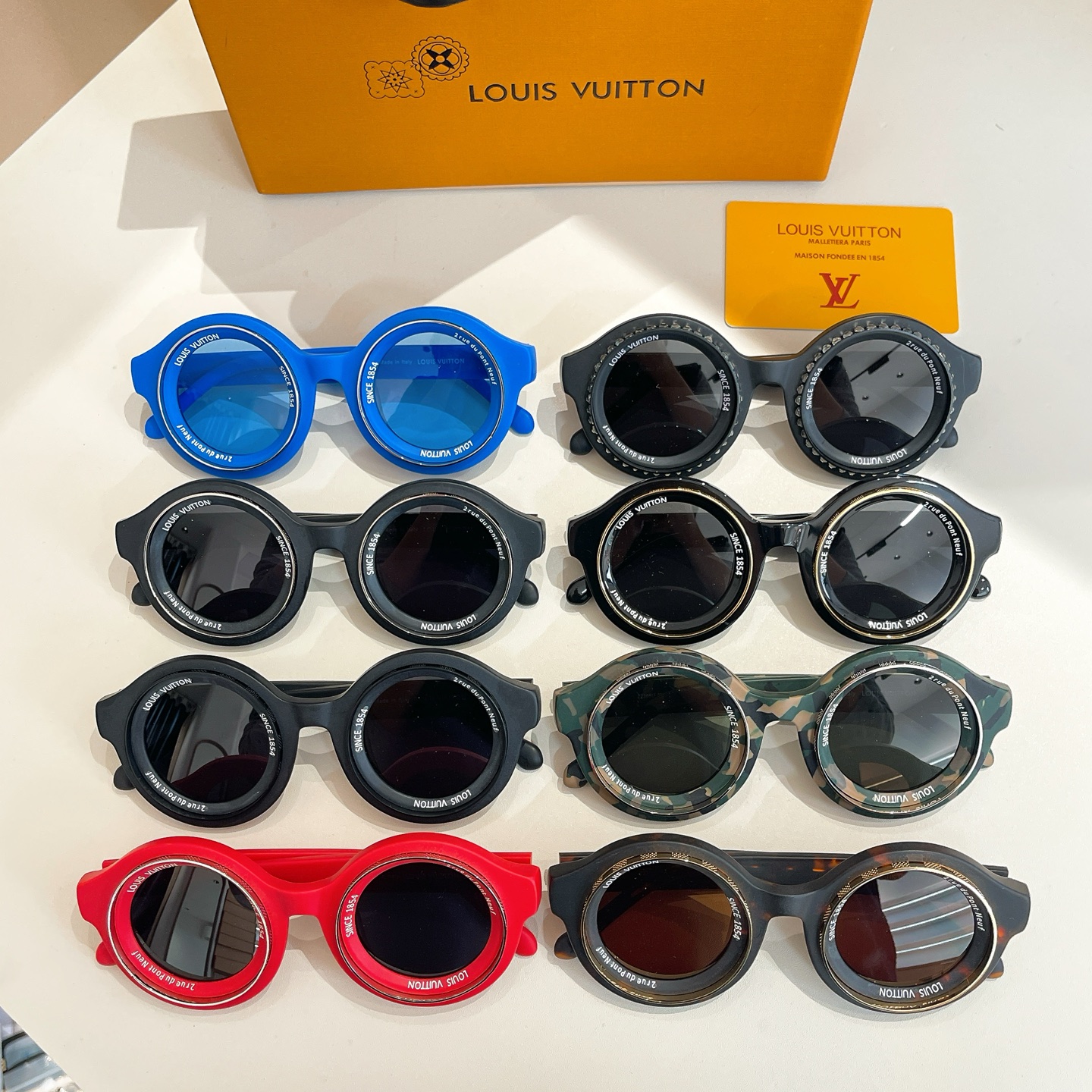 LOUIS VUITTON* MODEL：Z2386U