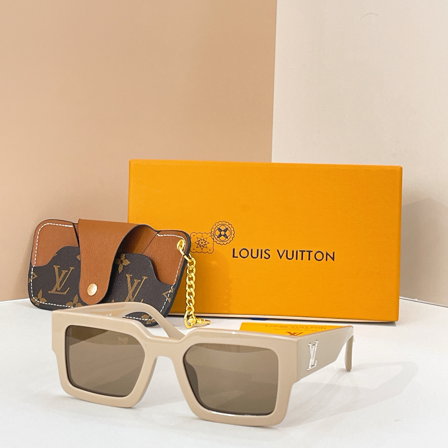 LOUIS VUITTON✨✨✨MODEL：Z2701W ✨✨✨ SIZE：54口21-145✨✨