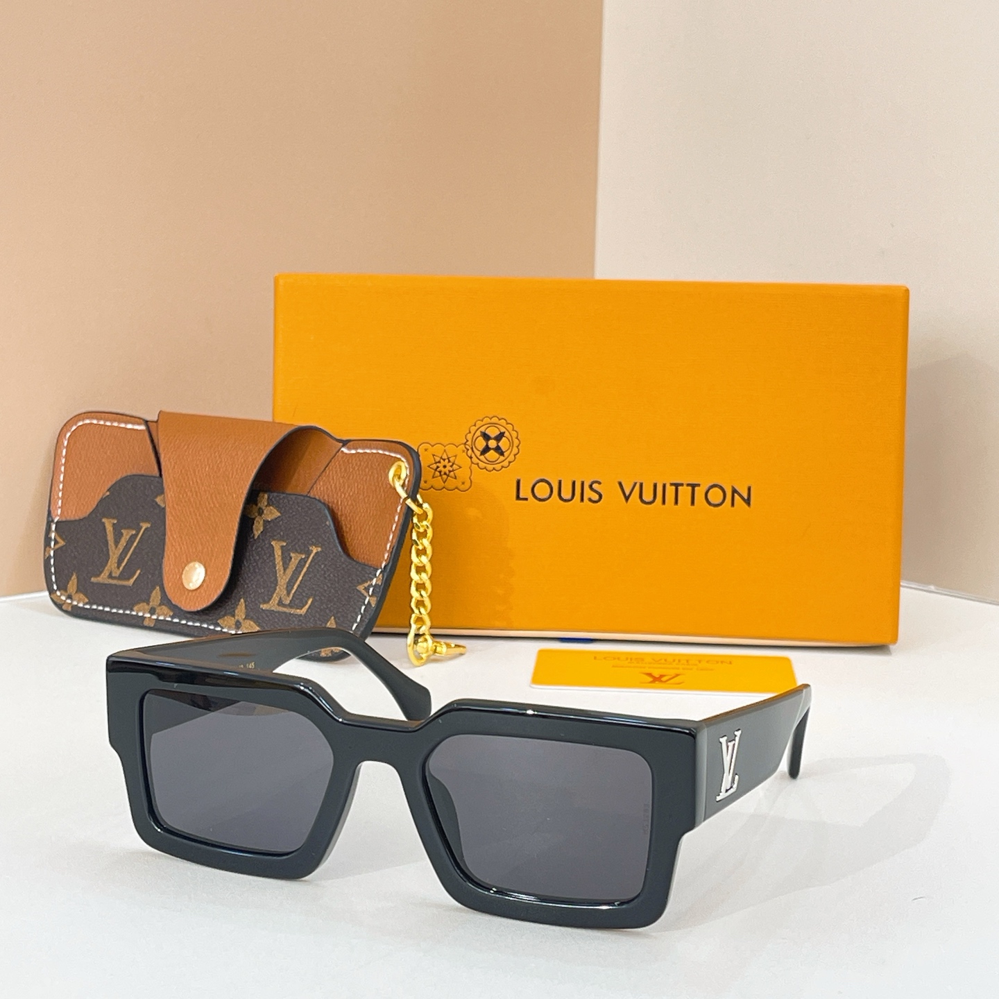 LOUIS VUITTON✨✨✨MODEL：Z2701W ✨✨✨ SIZE：54口21-145✨✨