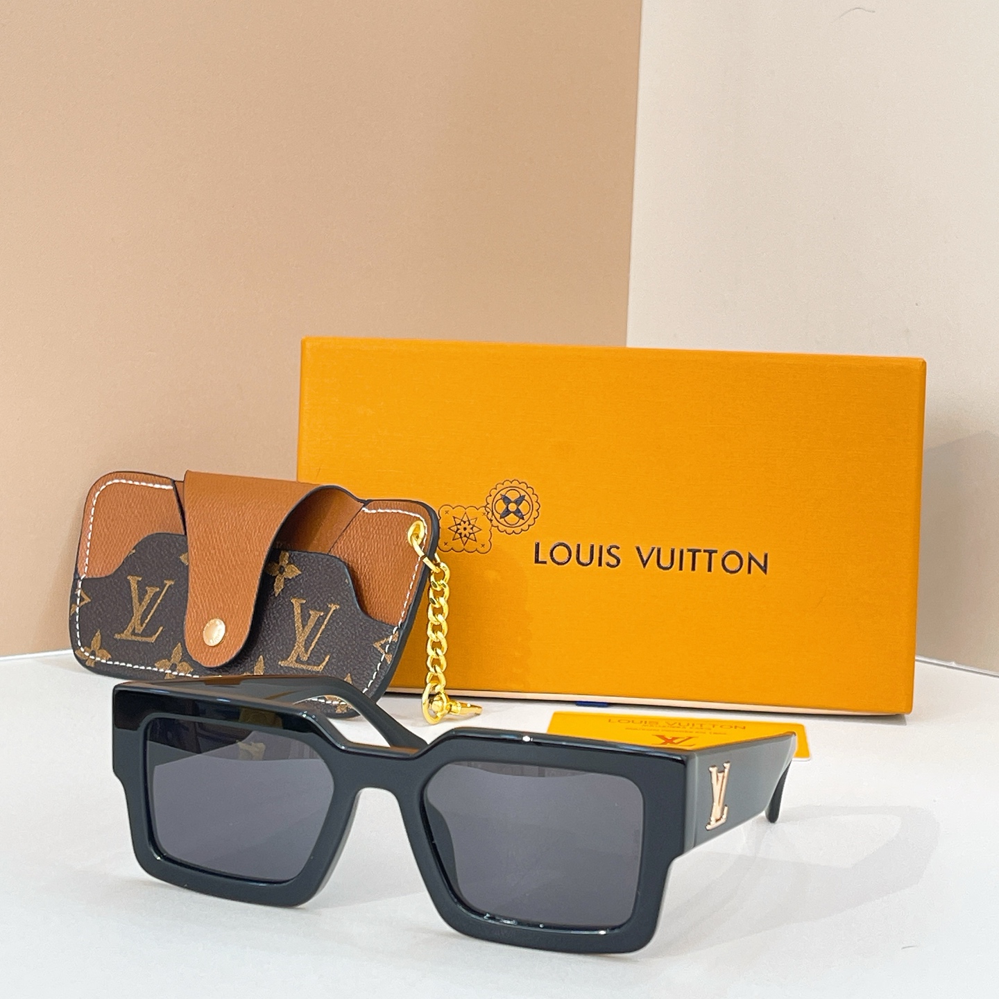 LOUIS VUITTON✨✨✨MODEL：Z2701W ✨✨✨ SIZE：54口21-145✨✨