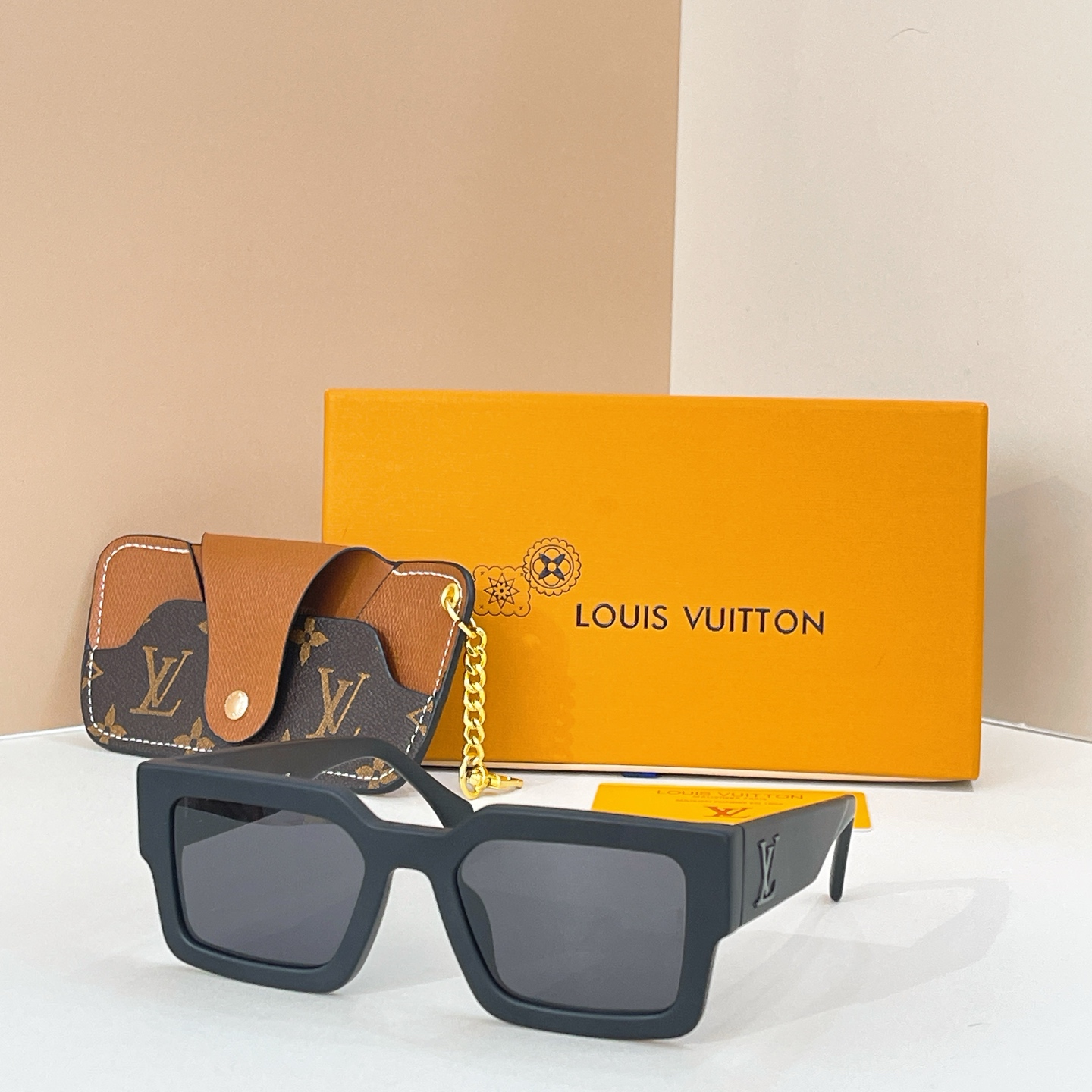 LOUIS VUITTON✨✨✨MODEL：Z2701W ✨✨✨ SIZE：54口21-145✨✨