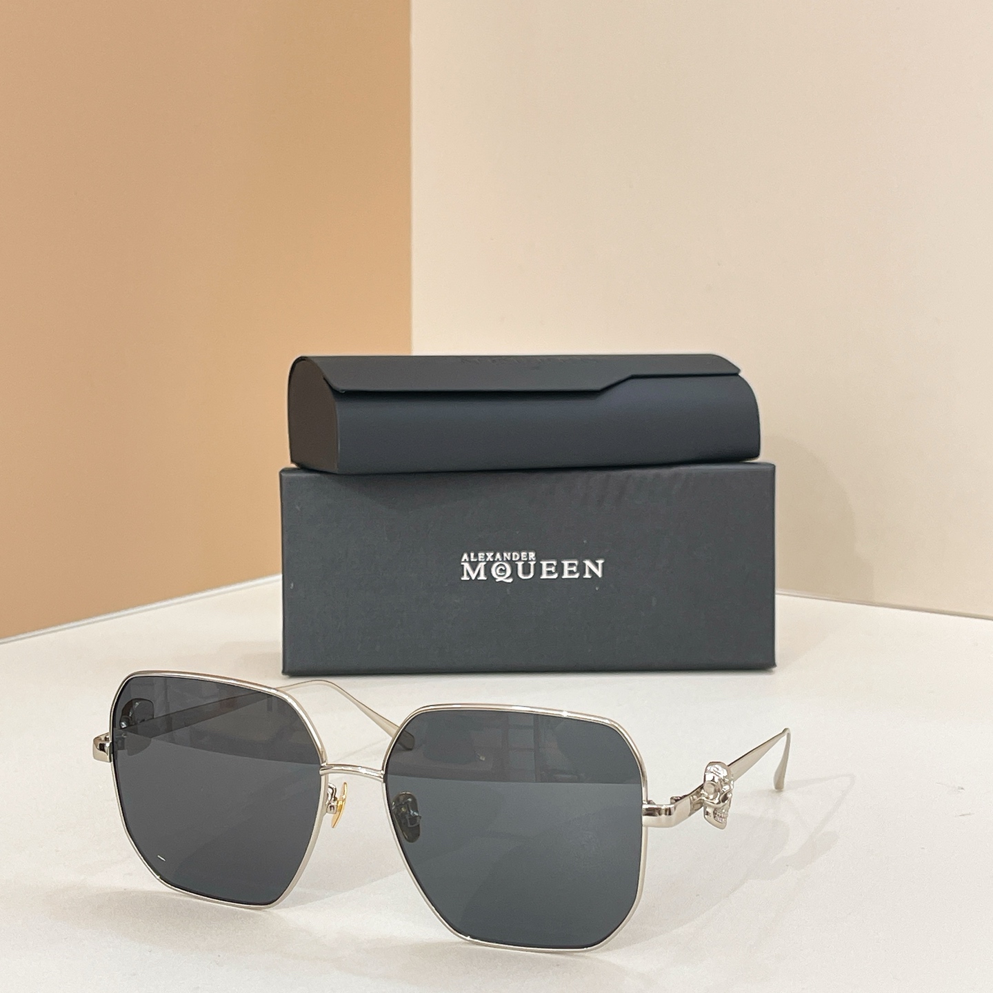 Alexander McQUEEN✨✨✨MODEL：AM0821S✨✨✨ SIZE：60口16-142✨