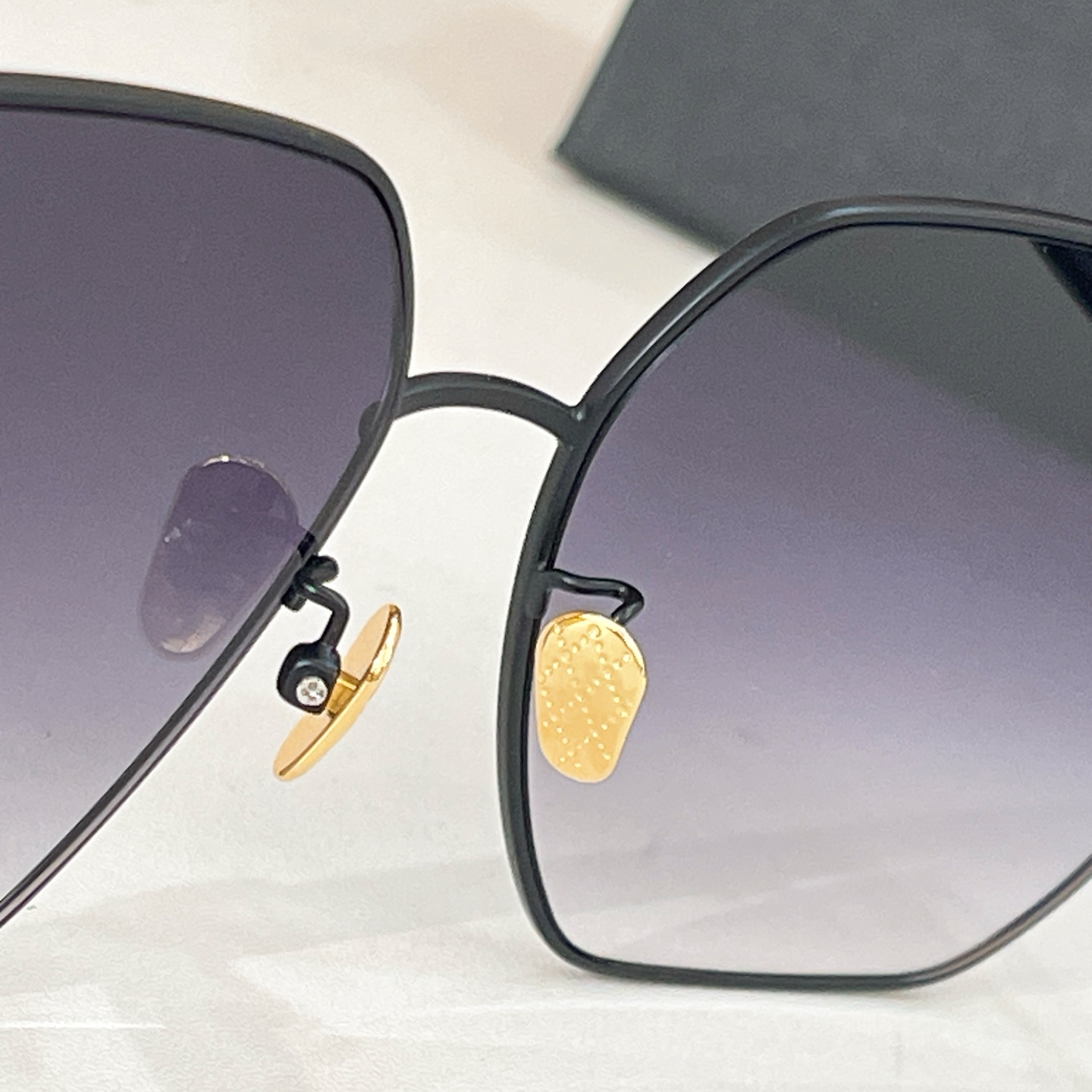 Alexander McQUEEN✨✨✨MODEL：AM0821S✨✨✨ SIZE：60口16-142✨