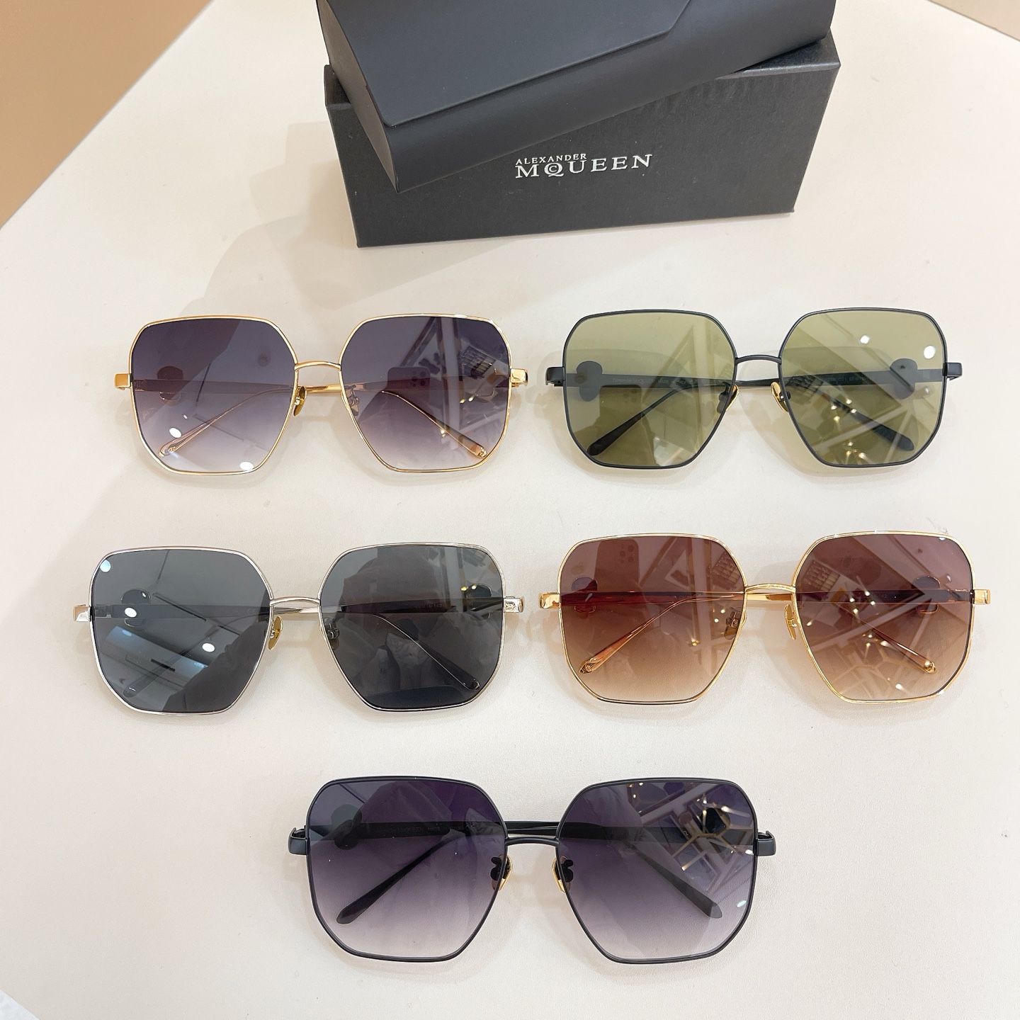 Alexander McQUEEN✨✨✨MODEL：AM0821S✨✨✨ SIZE：60口16-142✨