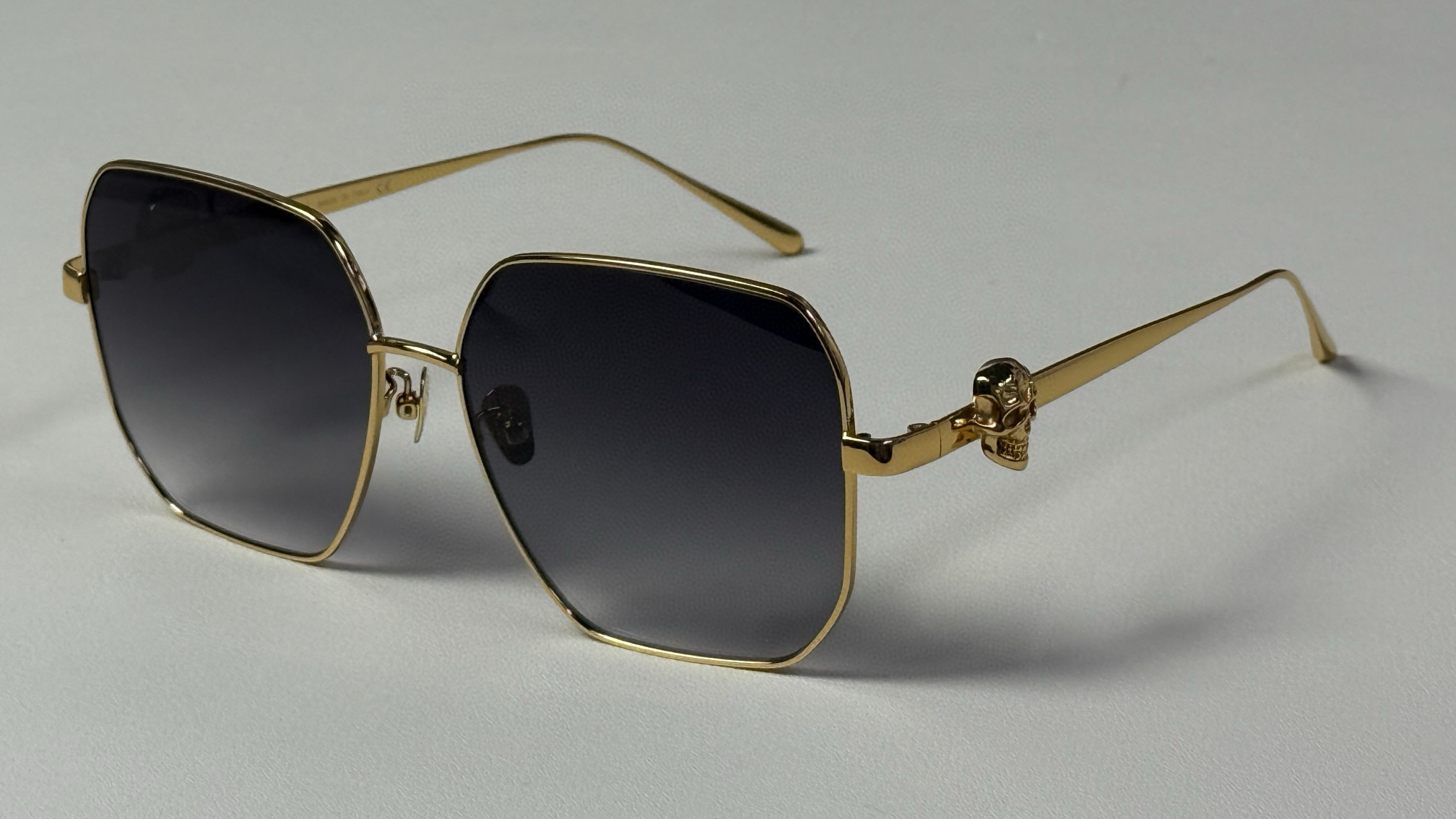 Alexander McQUEEN✨✨✨MODEL：AM0821S✨✨✨ SIZE：60口16-142✨