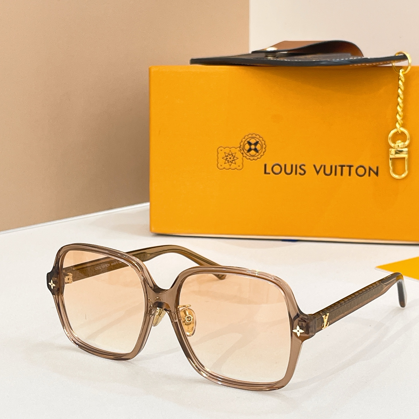 LOUIS VUITTON✨✨✨MODEL：Z3044E✨✨✨ SIZE：56口16-145✨✨钟楚曦同