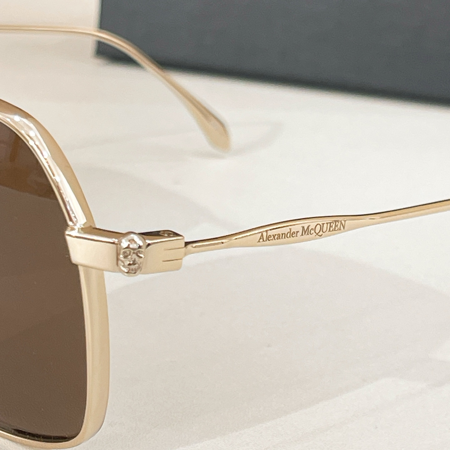 Alexander McQUEEN✨✨✨MODEL：AM0372✨✨✨ SIZE：59口14-145✨✨