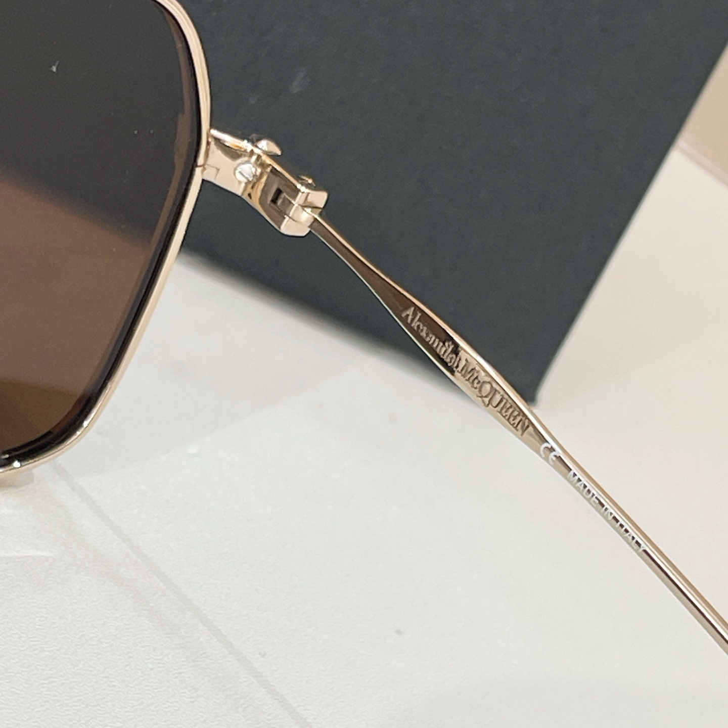 Alexander McQUEEN✨✨✨MODEL：AM0372✨✨✨ SIZE：59口14-145✨✨