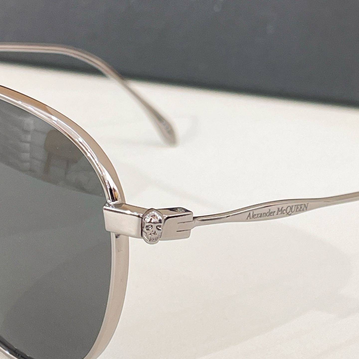 Alexander McQUEEN✨✨✨MODEL：AM0373S✨✨✨ SIZE：59口15-145✨