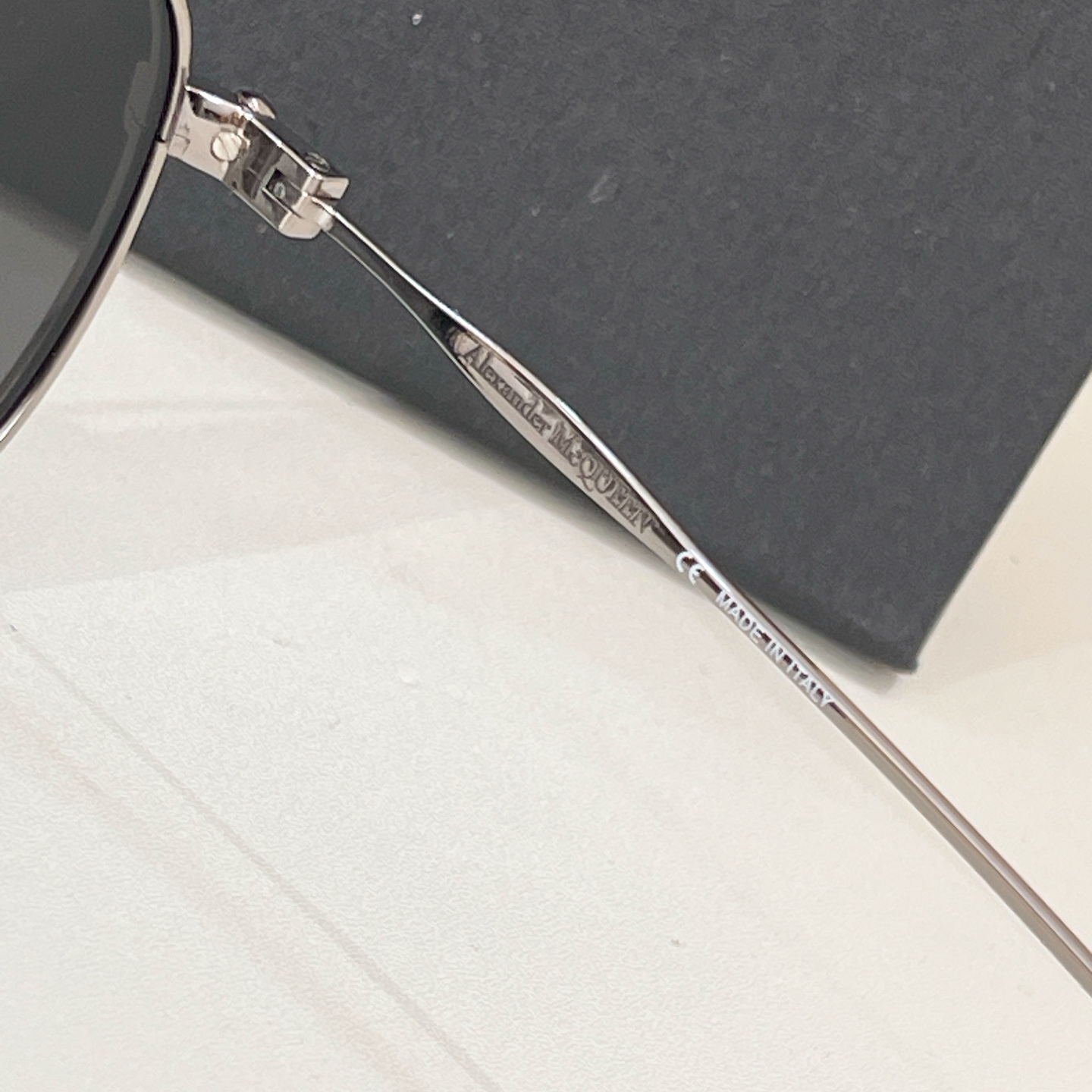 Alexander McQUEEN✨✨✨MODEL：AM0373S✨✨✨ SIZE：59口15-145✨