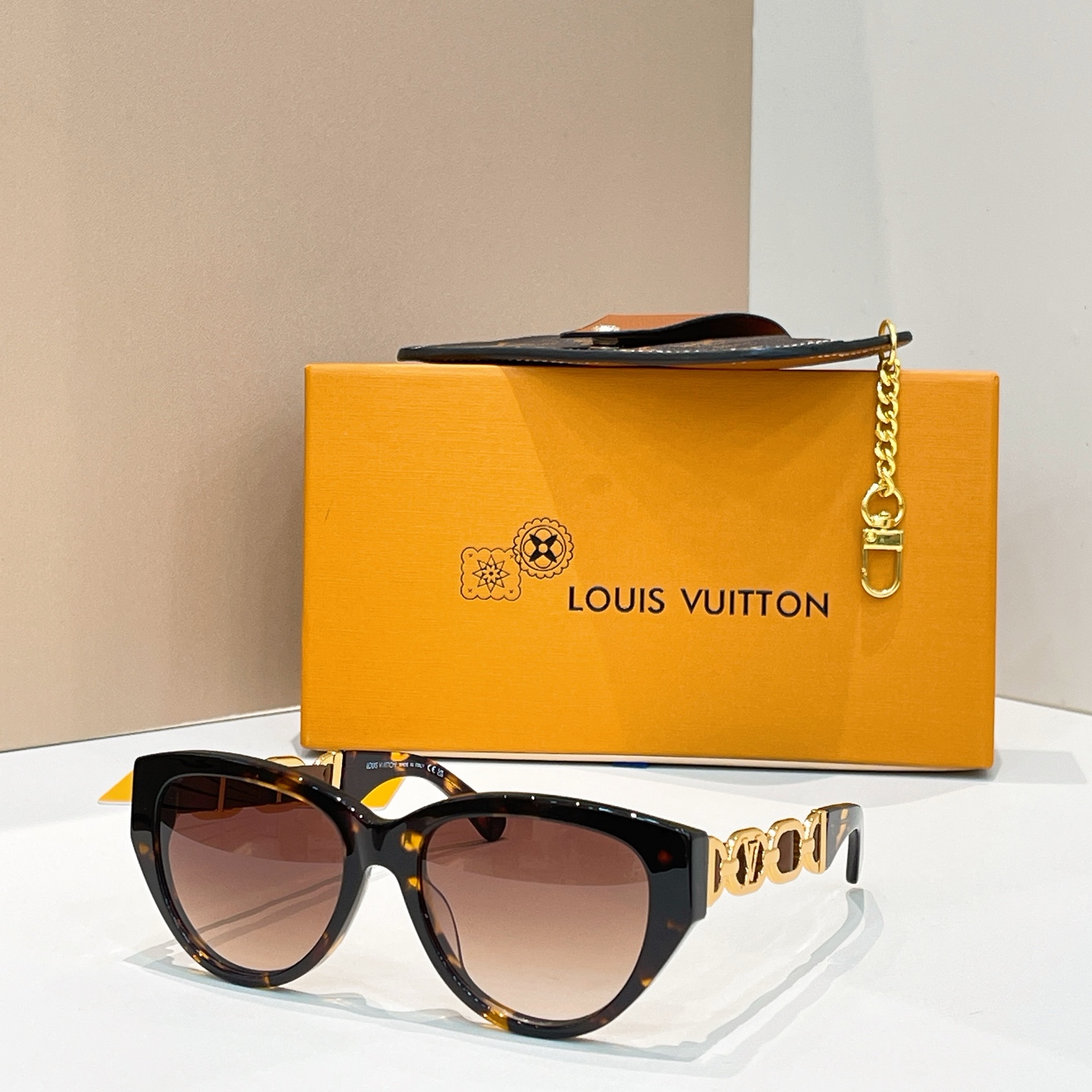 LOUIS VUITTO*✨✨✨MODEL：Z2640U✨✨✨ SIZE：54口18-140✨✨✨