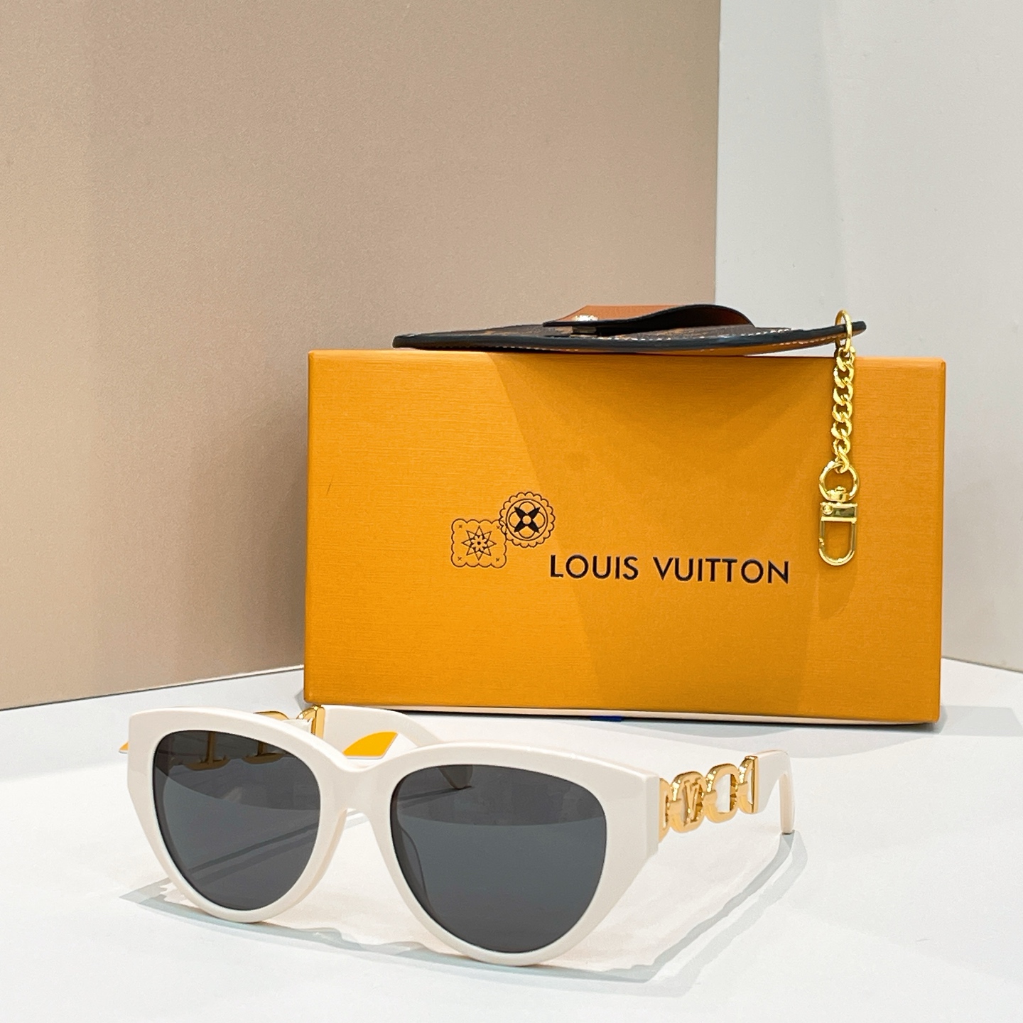 LOUIS VUITTO*✨✨✨MODEL：Z2640U✨✨✨ SIZE：54口18-140✨✨✨