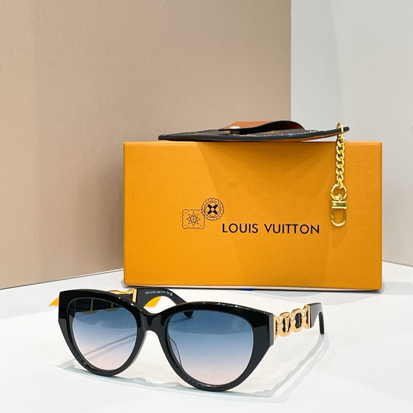 LOUIS VUITTO*✨✨✨MODEL：Z2640U✨✨✨ SIZE：54口18-140✨✨✨