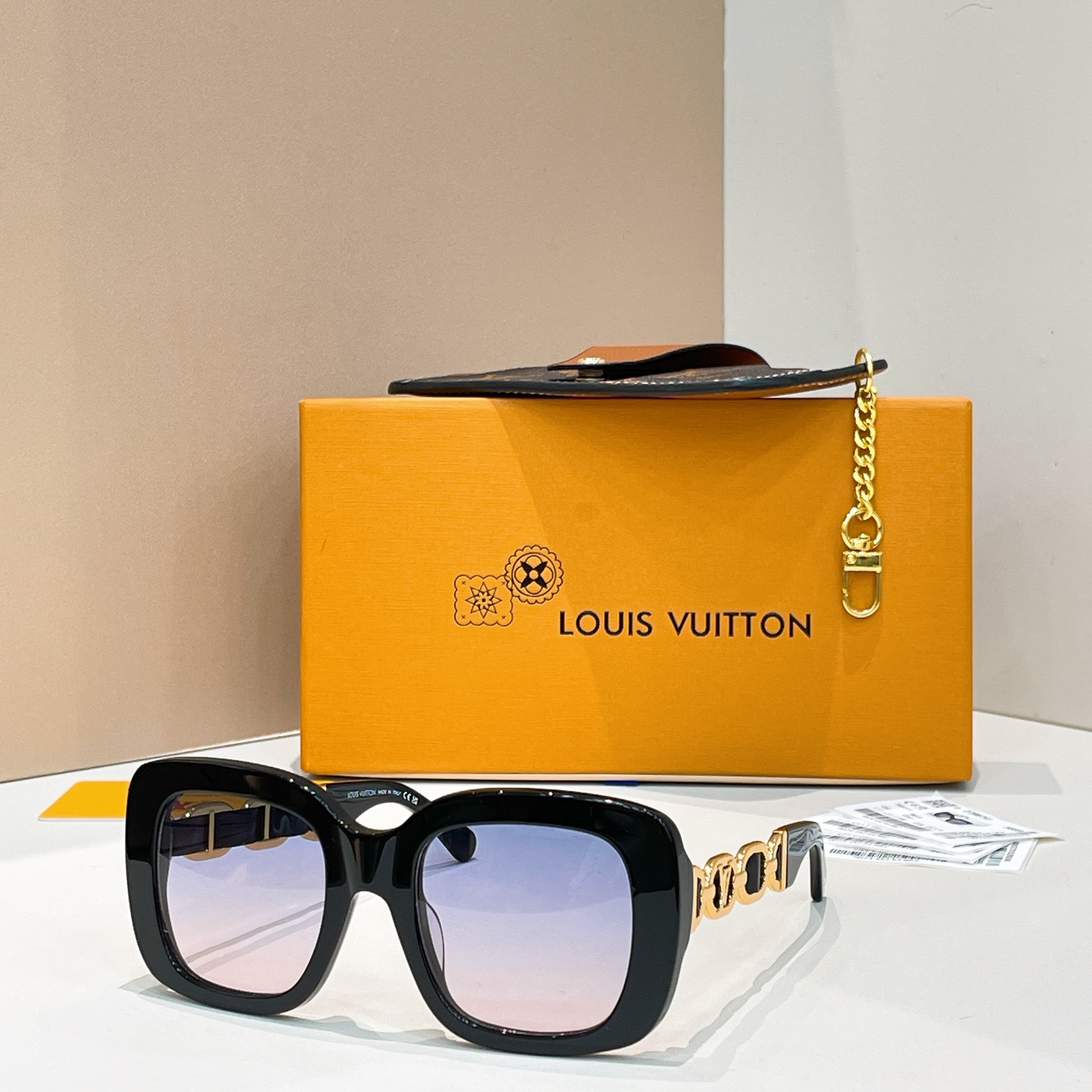 LOUIS VUITTO*✨✨✨MODEL：Z2861U✨✨✨ SIZE：51口22-140✨✨✨