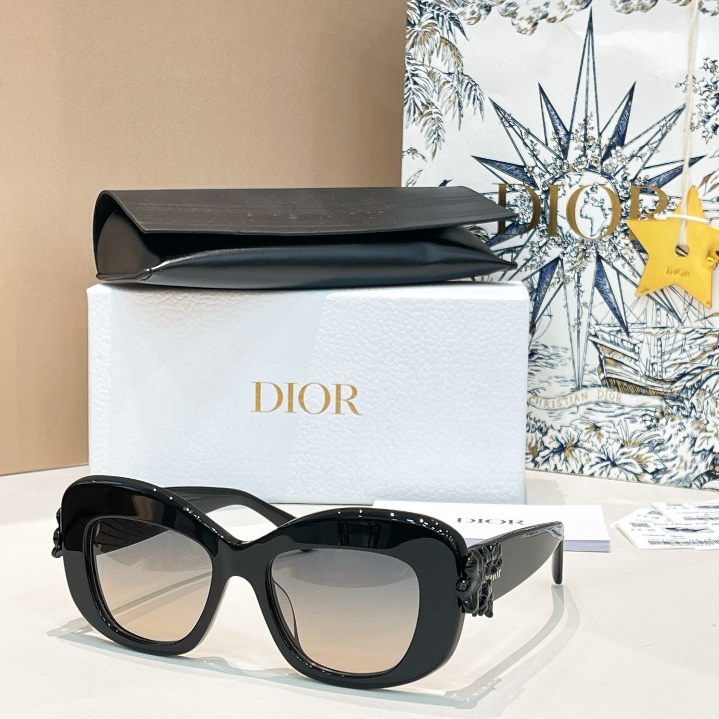 LOUIS VUITTO*✨✨✨MODEL：Z2640U✨✨✨ SIZE：54口18-140✨✨✨