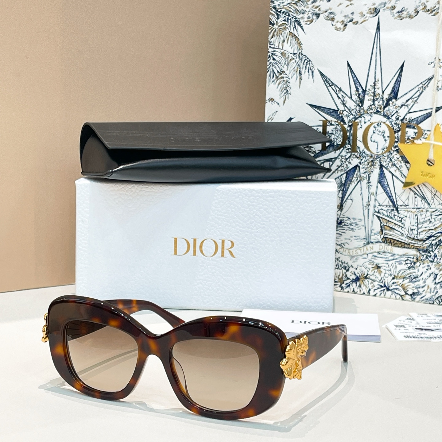 LOUIS VUITTO*✨✨✨MODEL：Z2640U✨✨✨ SIZE：54口18-140✨✨✨