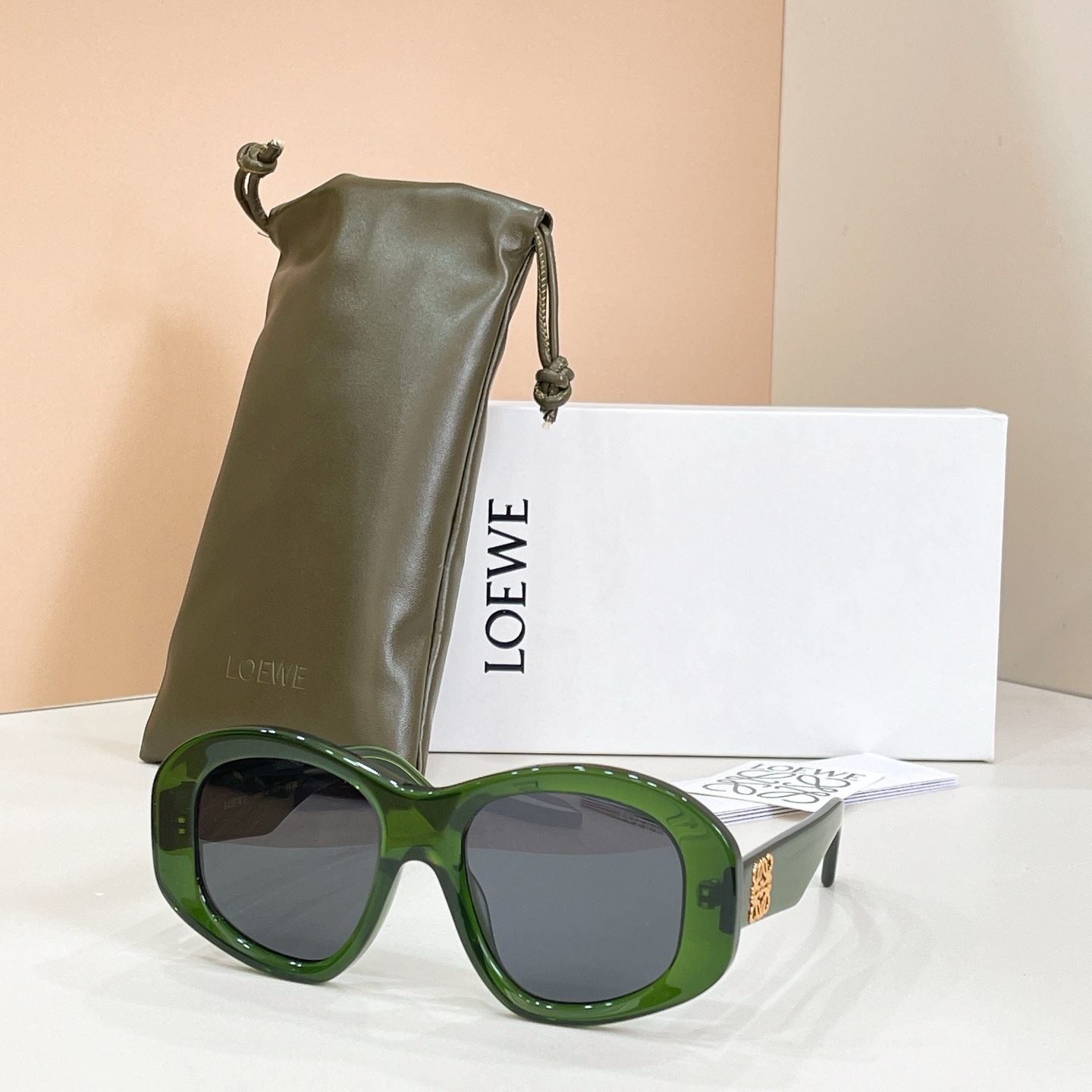 LOEWE 太阳镜 板材 绿色 粗框