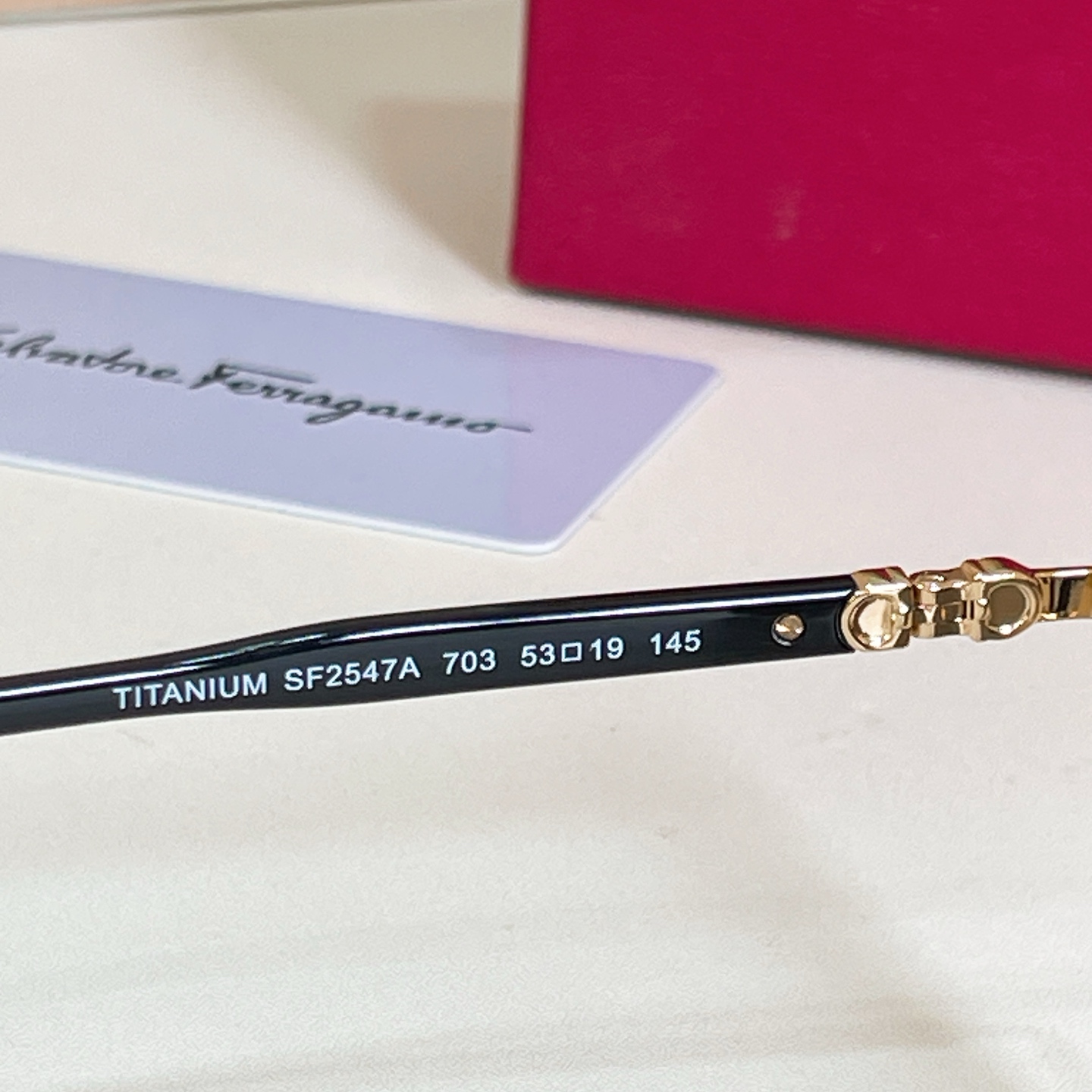 Salvatore ferragam* 菲*拉格慕 💚💚MODEL：SF2547A💚💚💚SIZE：53口